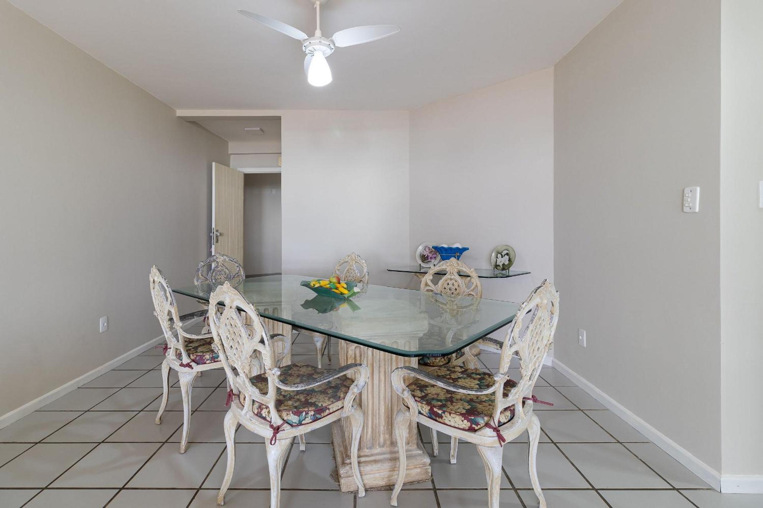 Ap w/ balcony 200 m from the beach Ingleses VIN202