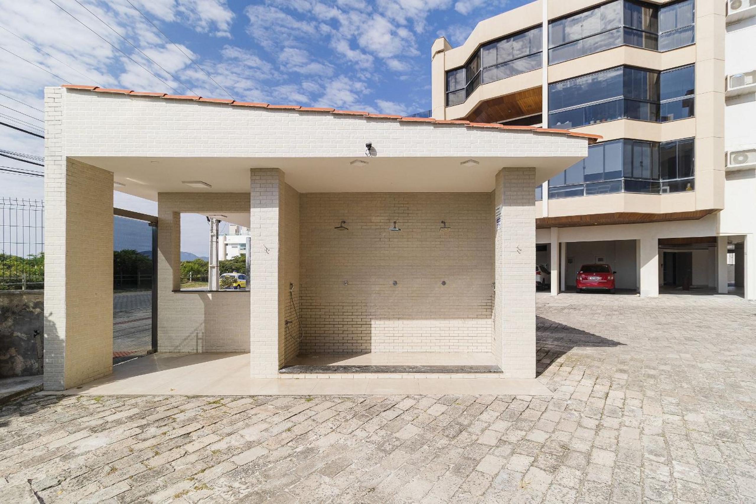 Ap w/ balcony 200 m from the beach Ingleses VIN202