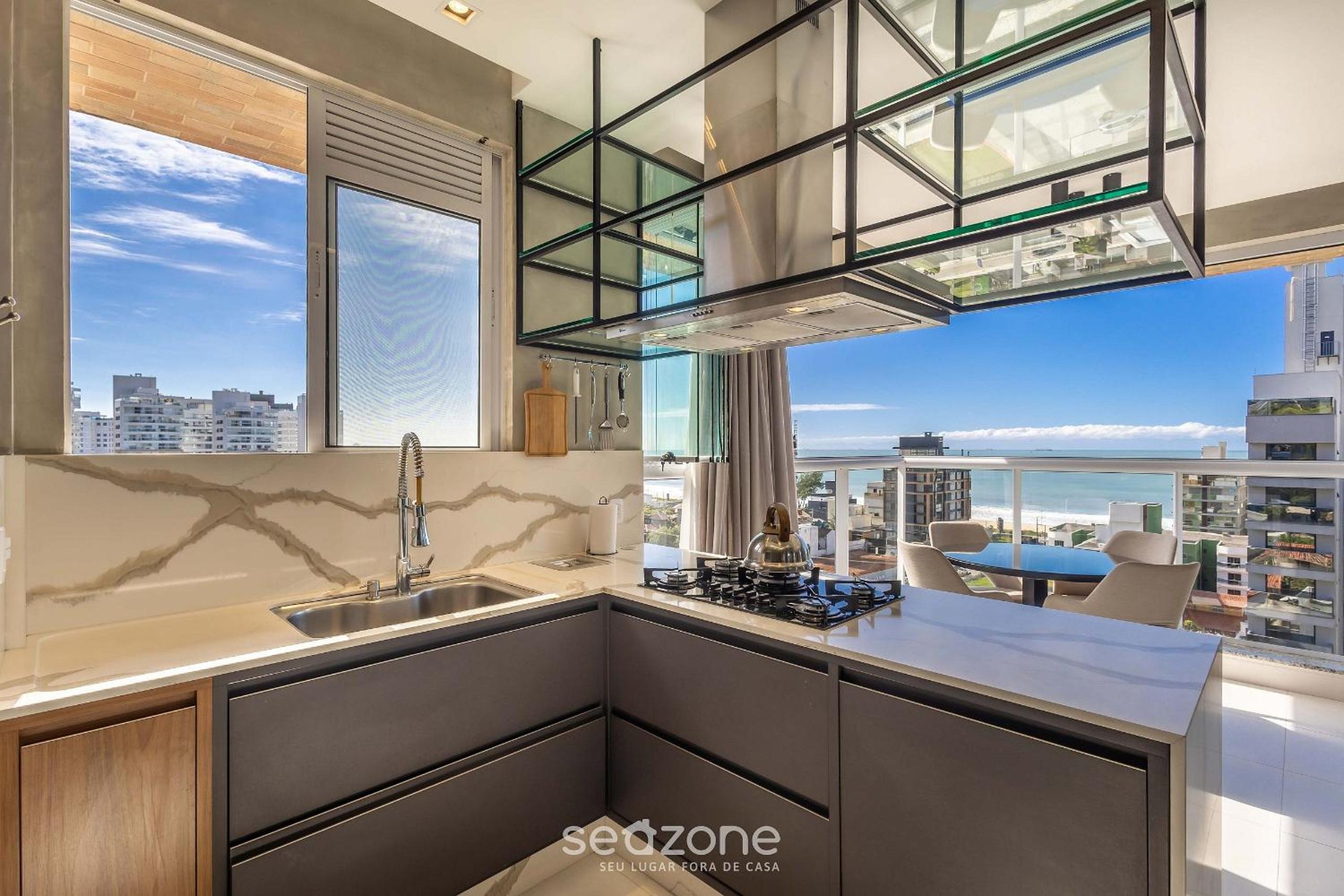 Sophisticated stay 200m from Praia Brava - EHI