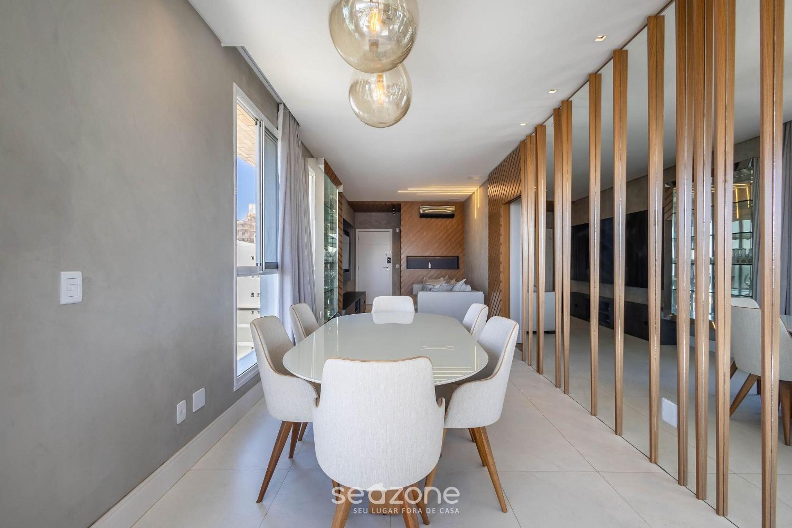Sophisticated stay 200m from Praia Brava - EHI