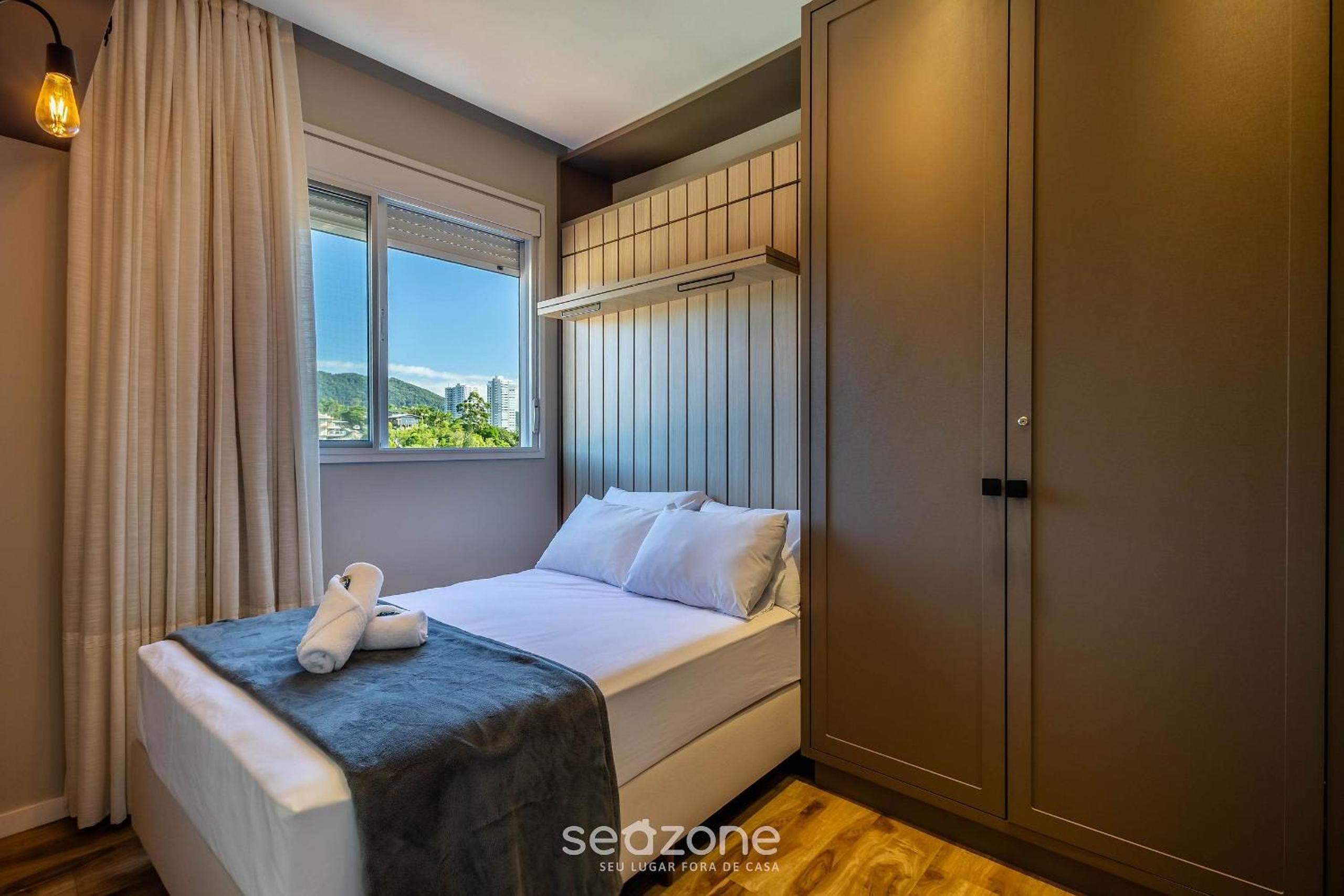 Sophisticated stay 200m from Praia Brava - EHI