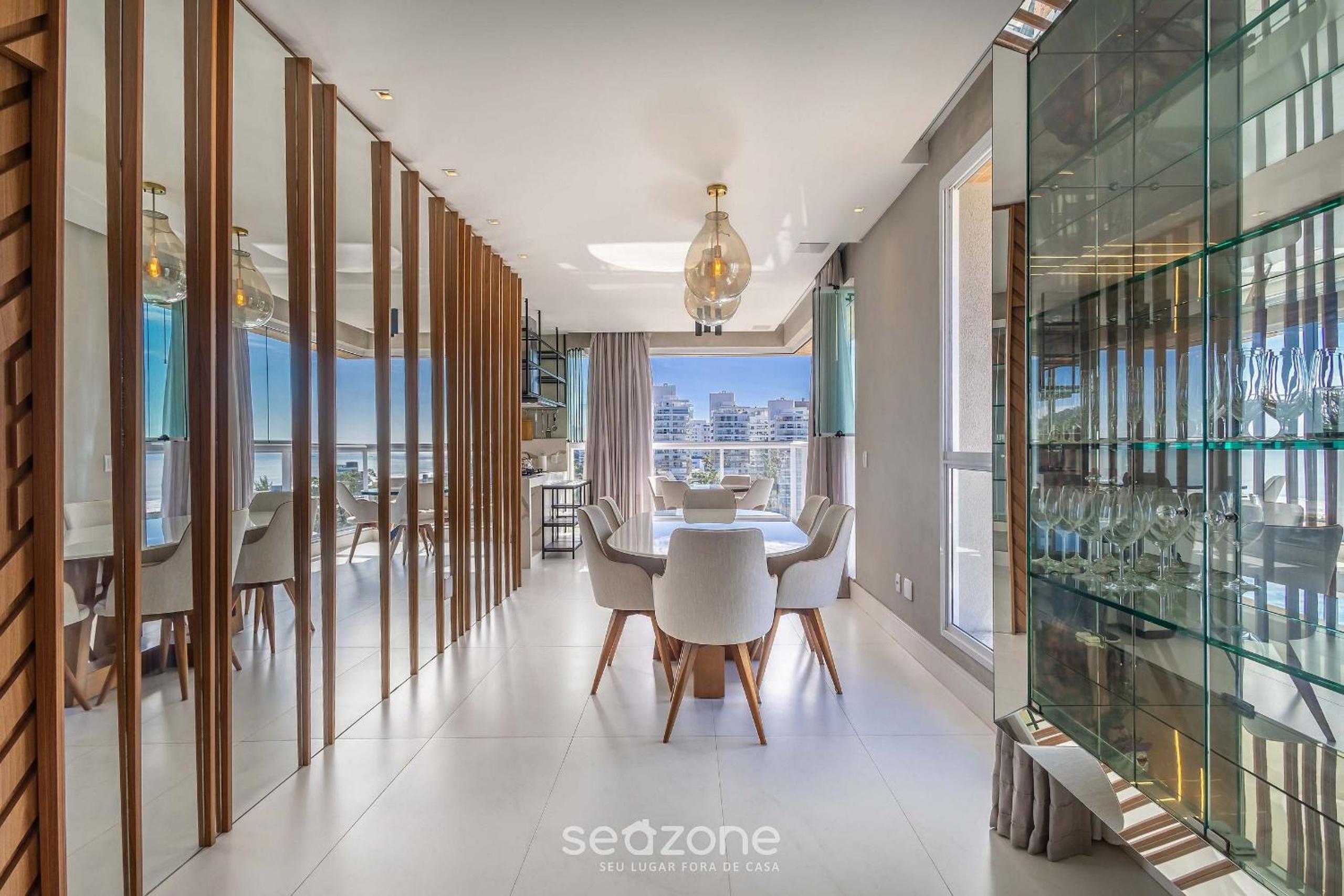 Sophisticated stay 200m from Praia Brava - EHI