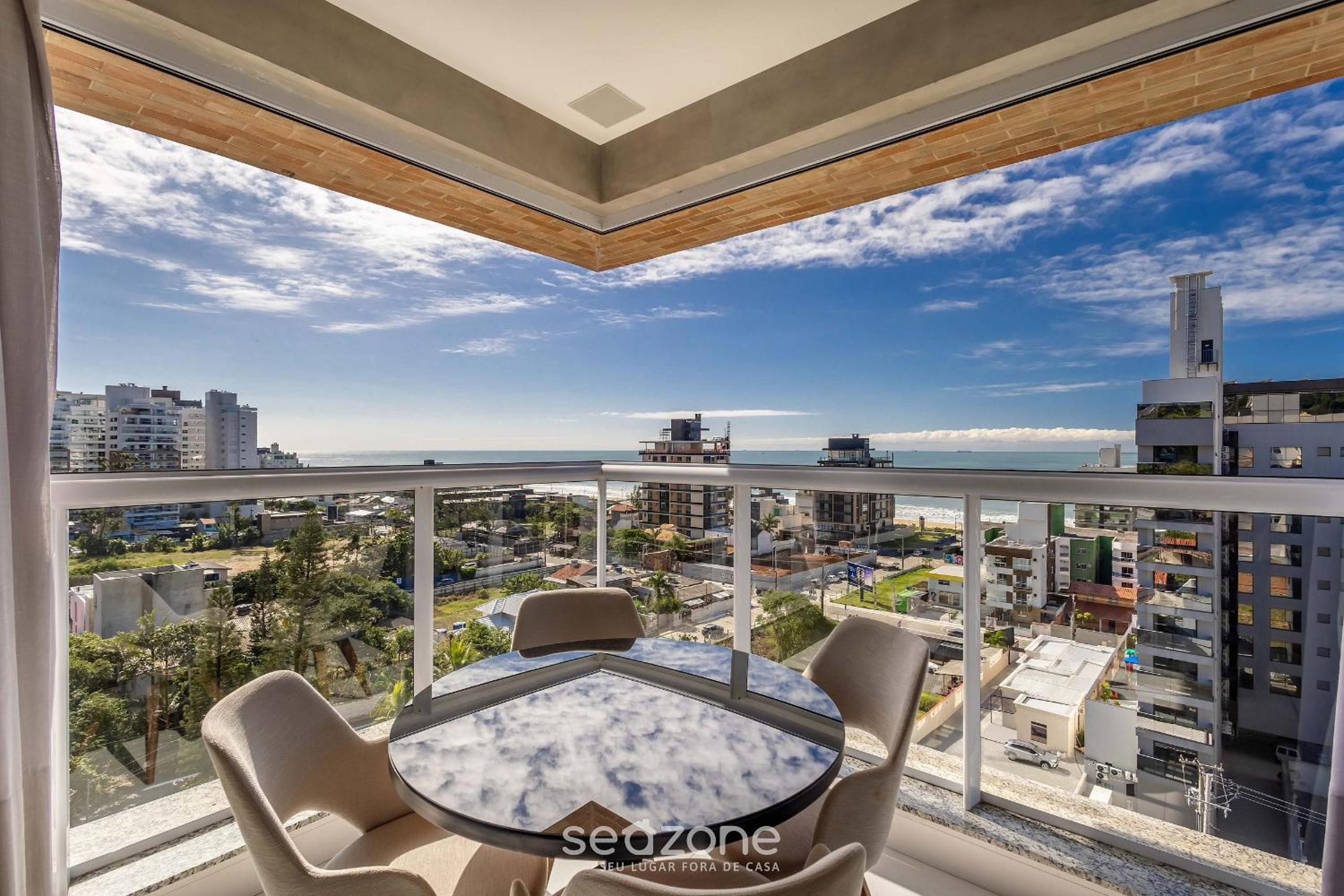 Sophisticated stay 200m from Praia Brava - EHI