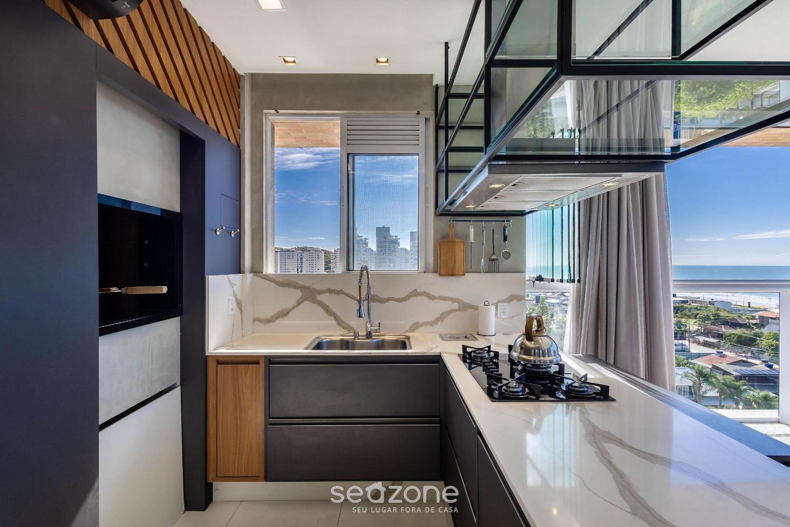 Sophisticated stay 200m from Praia Brava - EHI