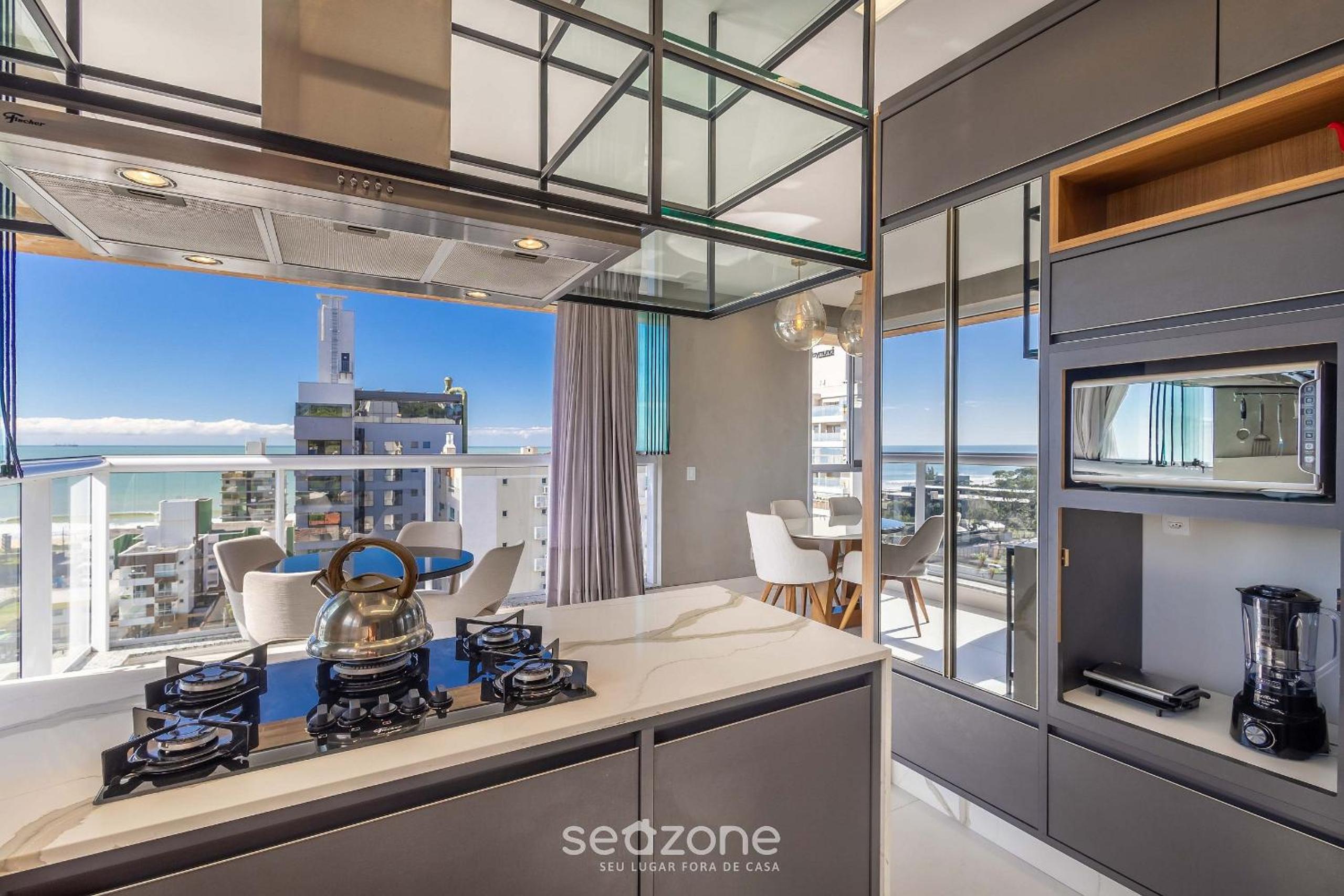 Sophisticated stay 200m from Praia Brava - EHI