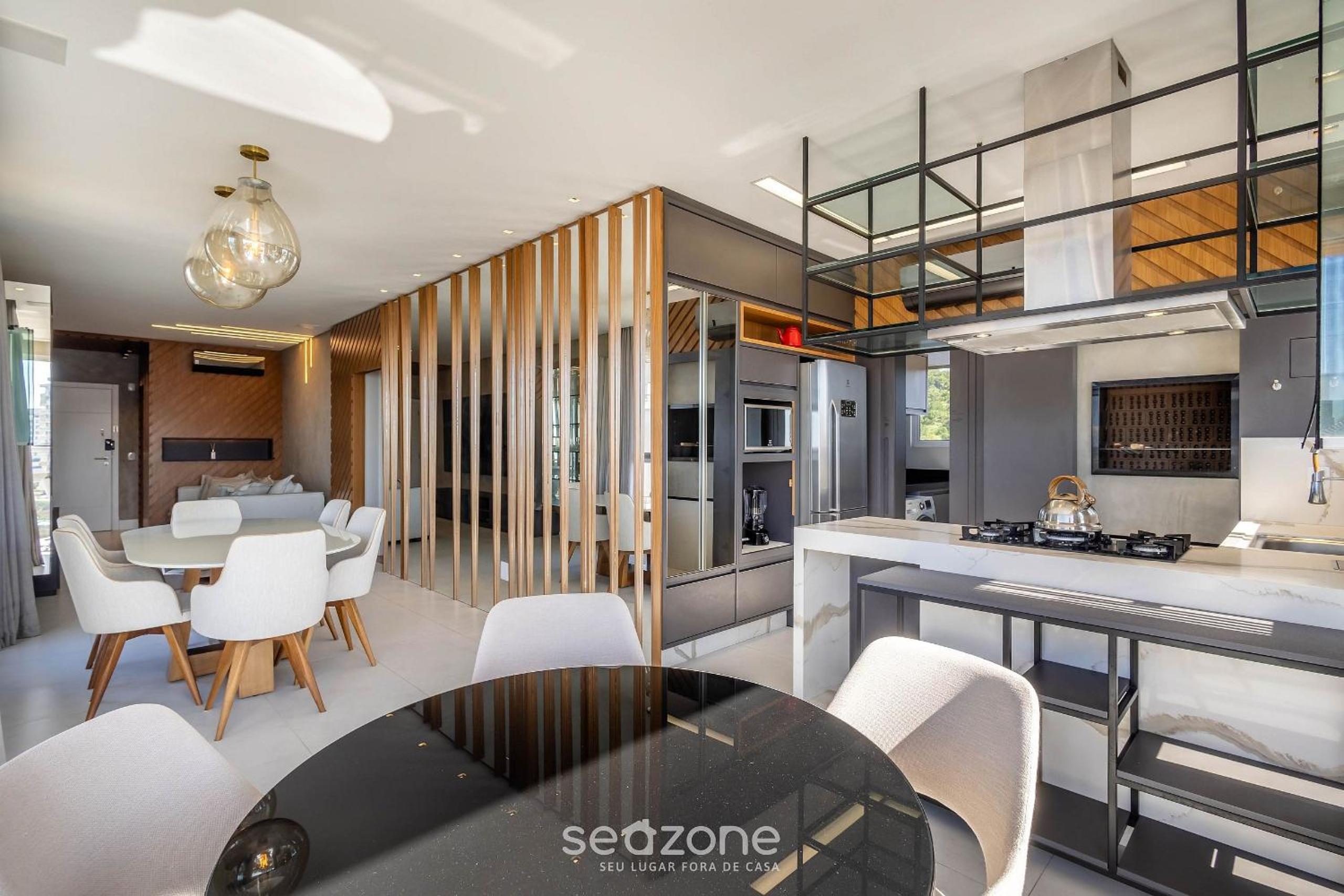 Sophisticated stay 200m from Praia Brava - EHI