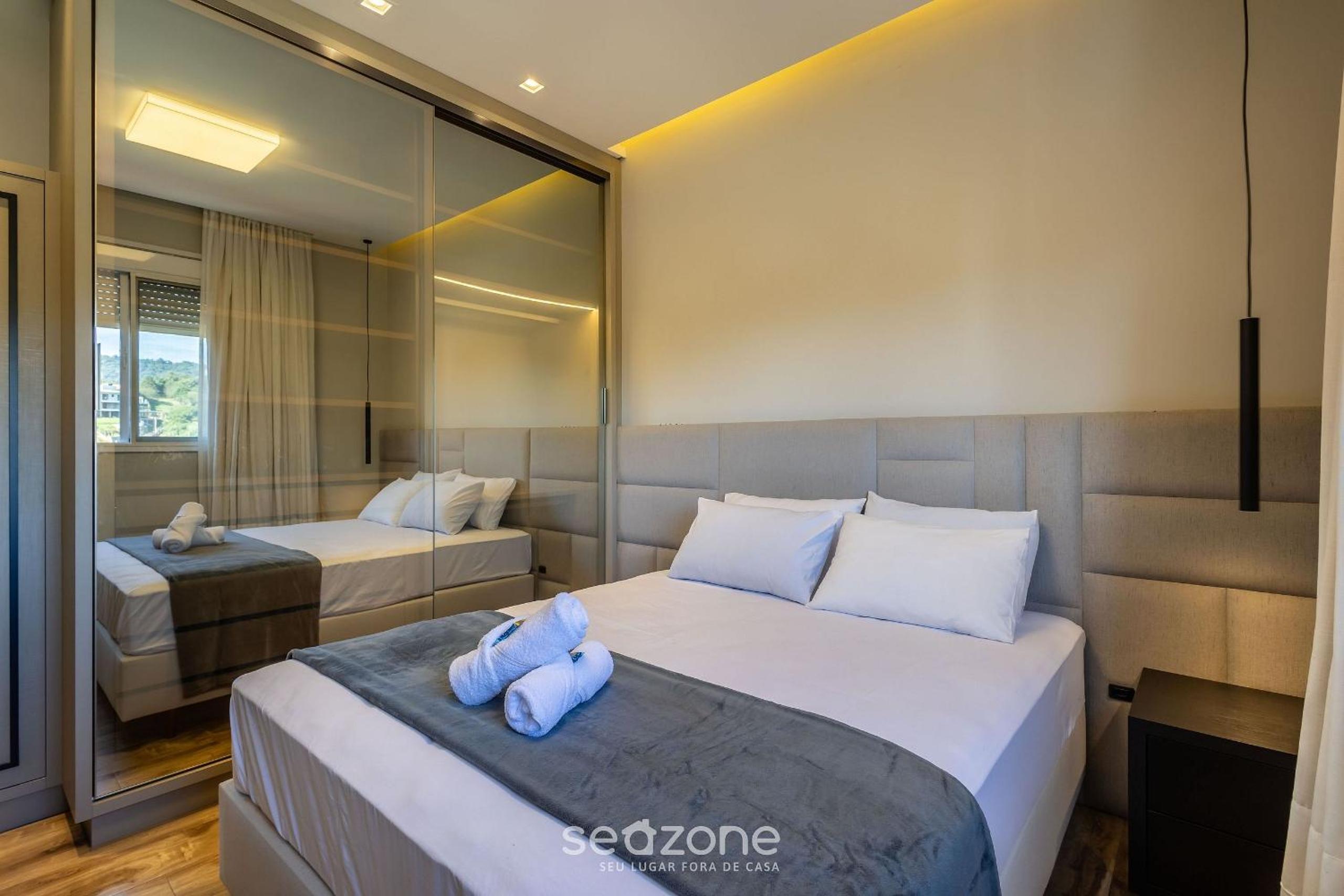 Sophisticated stay 200m from Praia Brava - EHI
