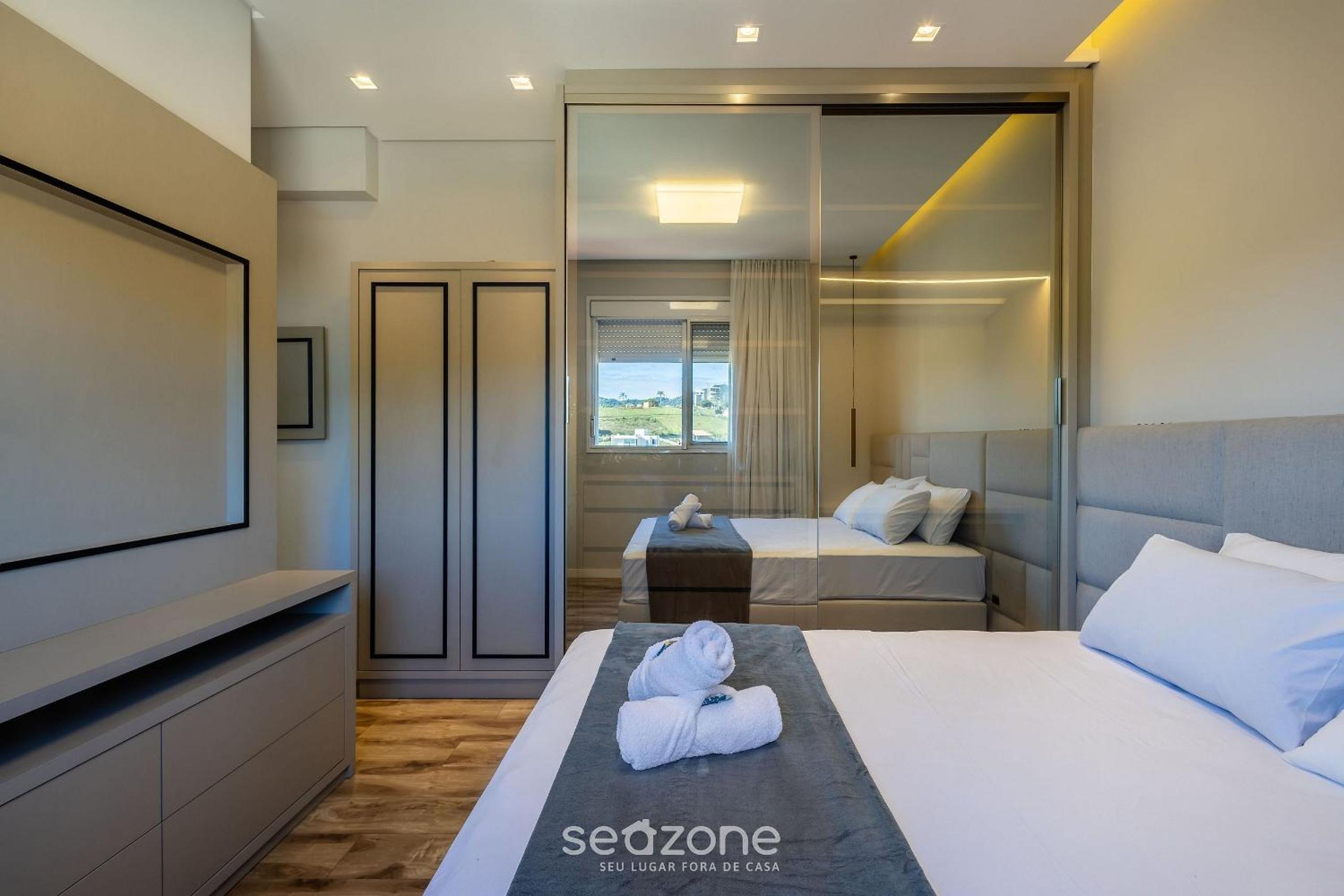 Sophisticated stay 200m from Praia Brava - EHI