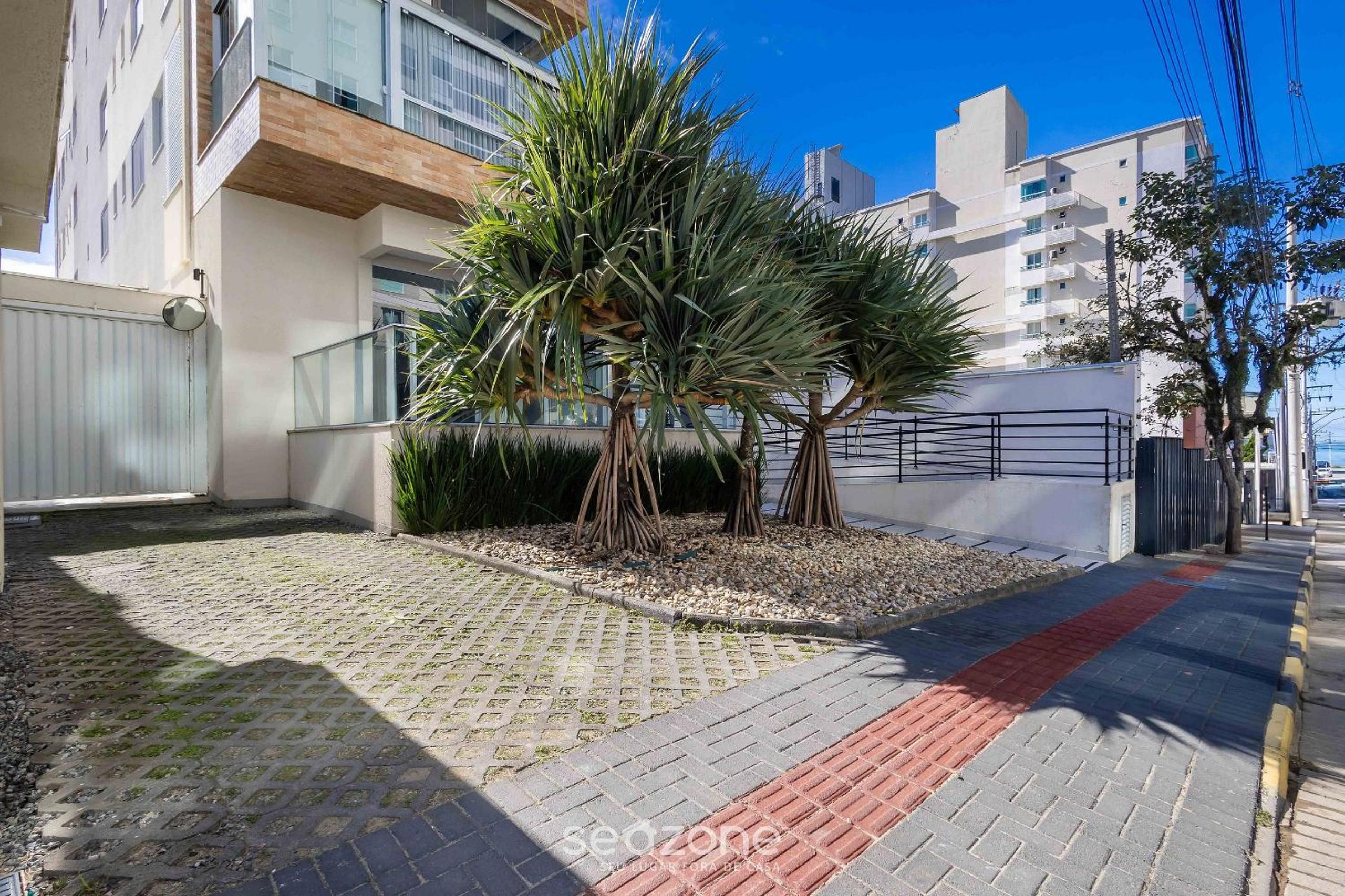 Sophisticated stay 200m from Praia Brava - EHI