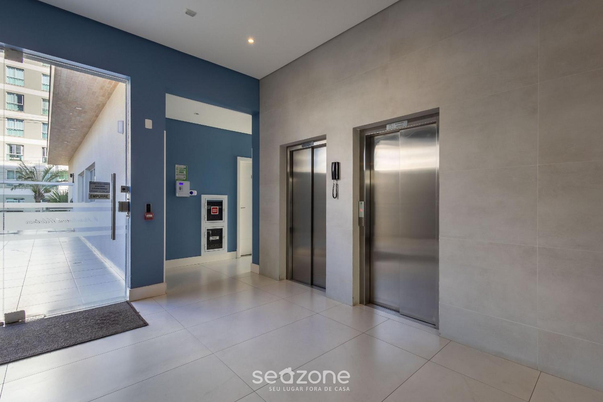 Sophisticated stay 200m from Praia Brava - EHI