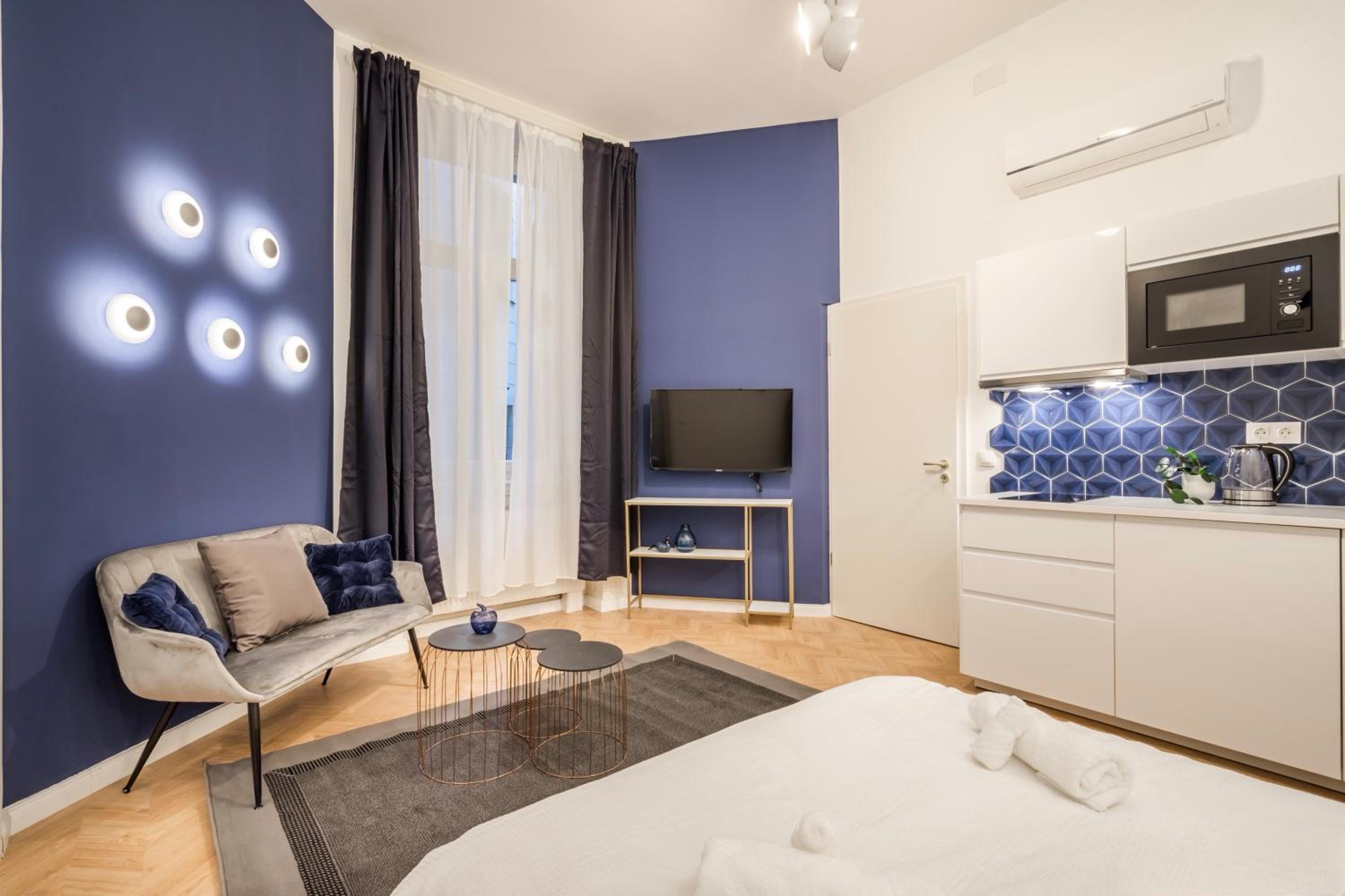 D58 - Grand Boulevard Royal Apartment - Best Location by BQA