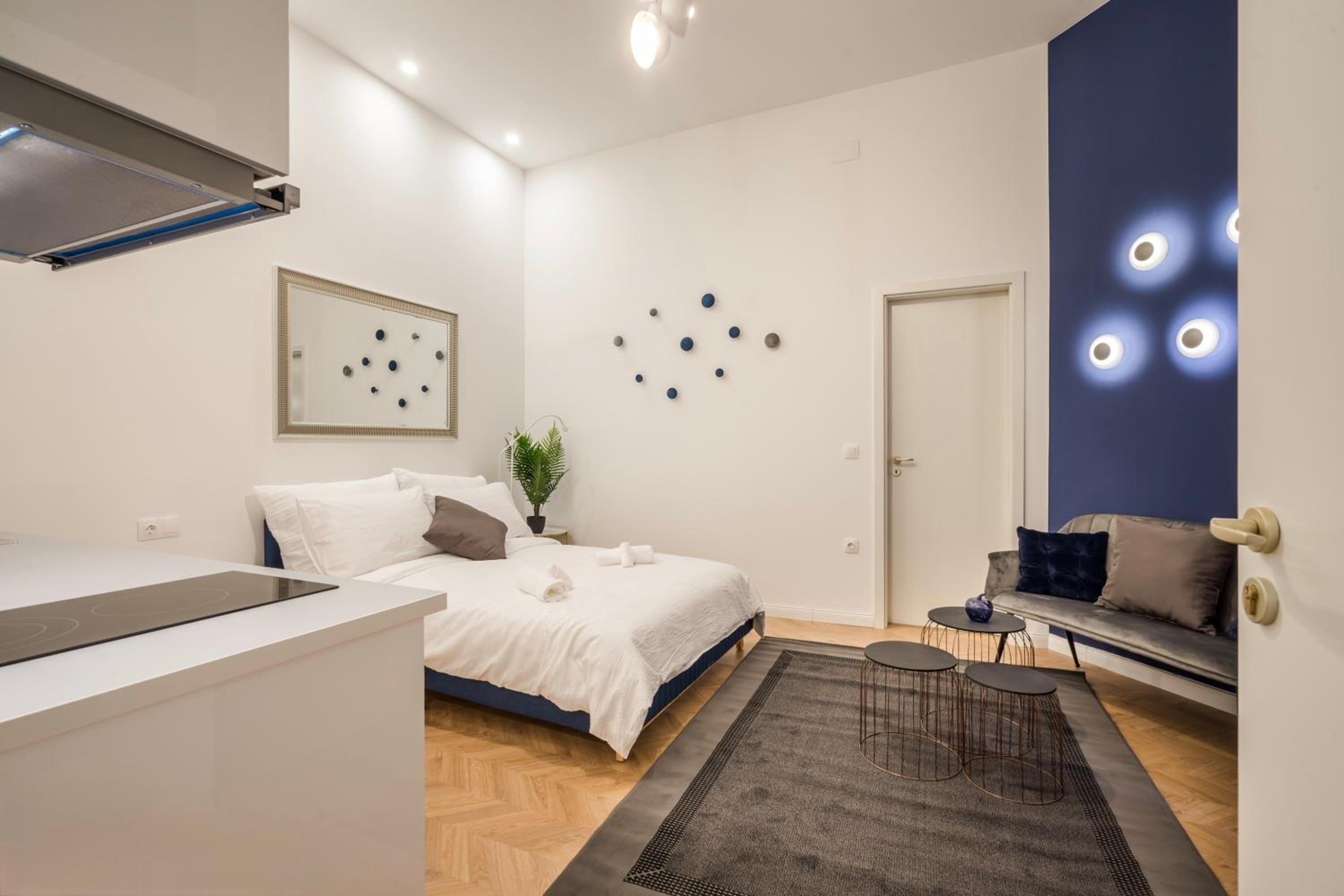 D58 - Grand Boulevard Royal Apartment - Best Location by BQA