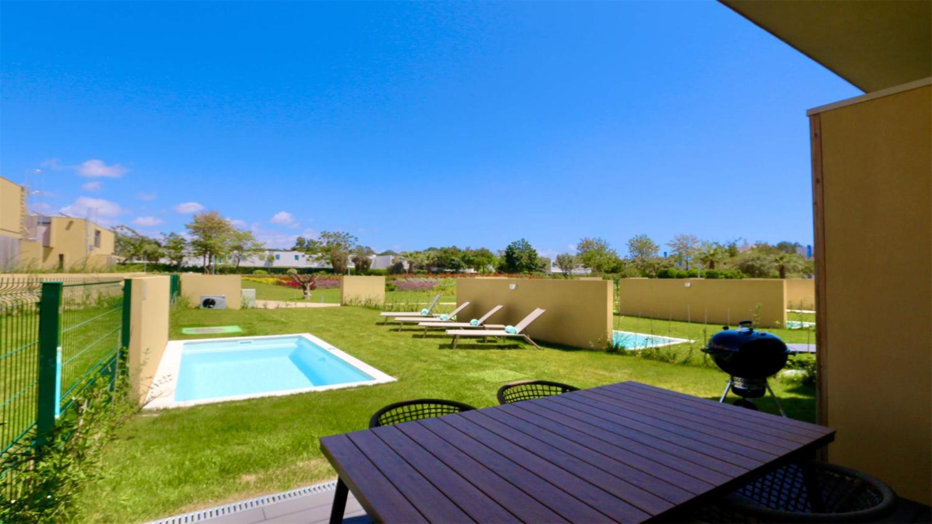 Villa Rimah, Sunny Algarve, Entire Villa 