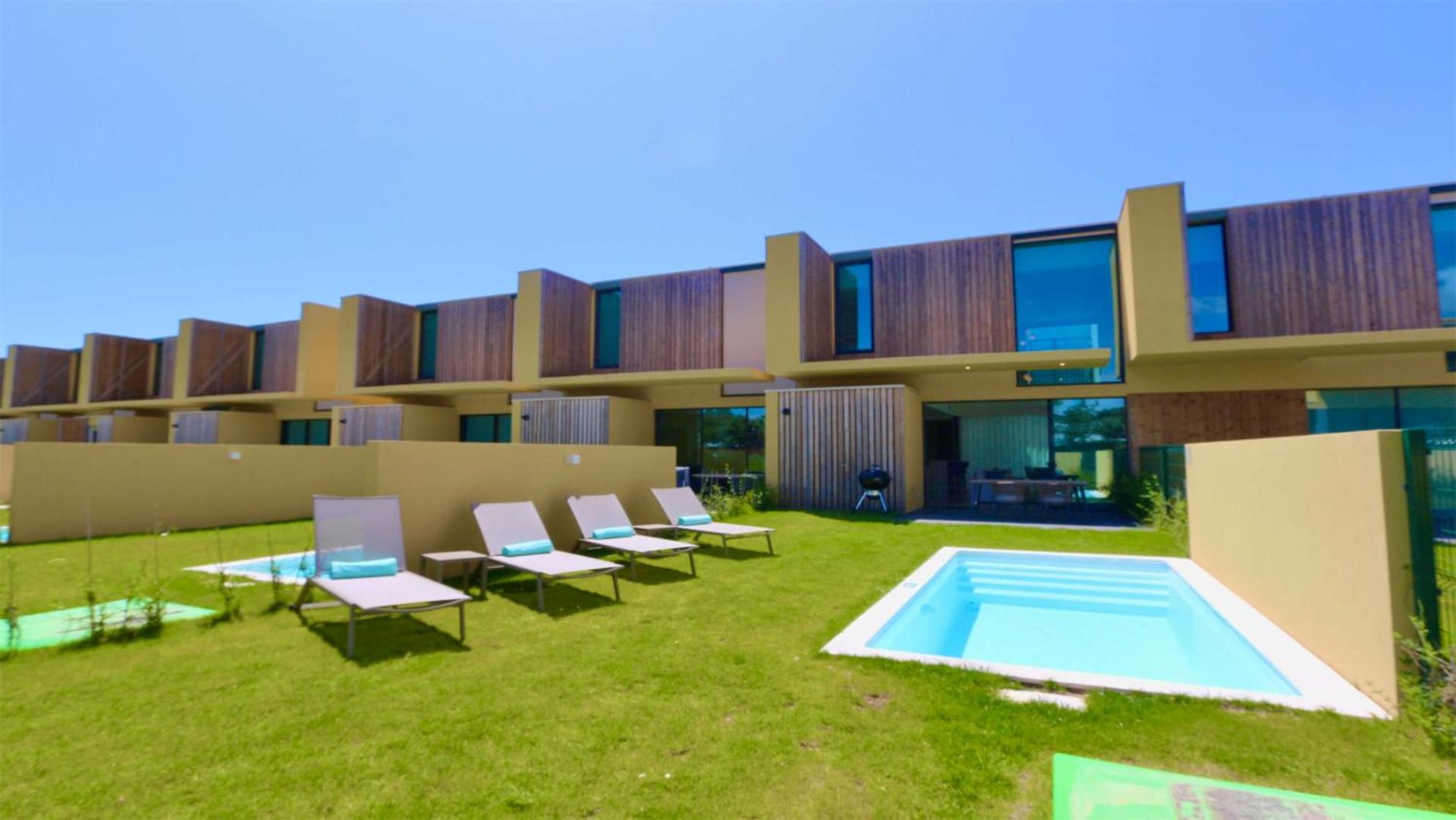 Villa Rimah, Sunny Algarve, Entire Villa 