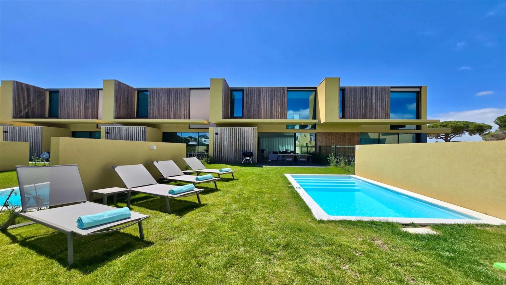 Villa Rimah, Sunny Algarve, Entire Villa 