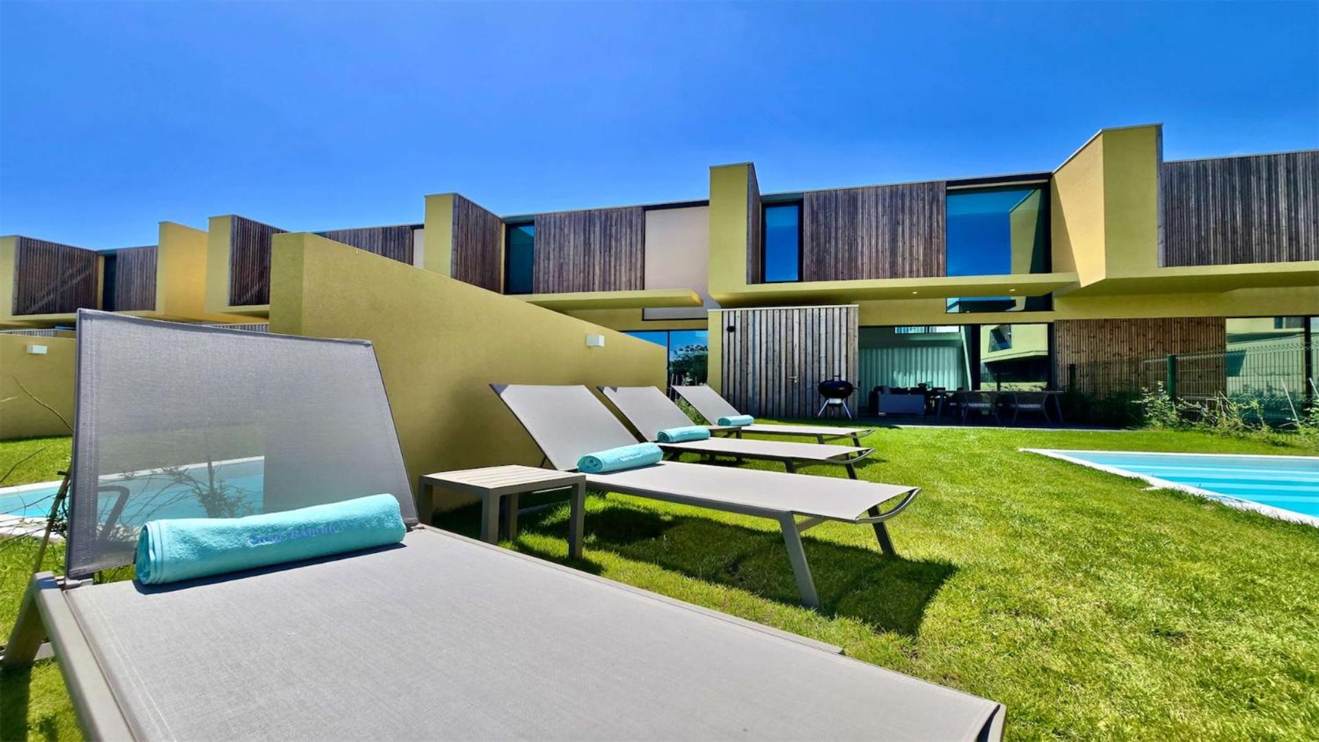 Villa Rimah, Sunny Algarve, Entire Villa 