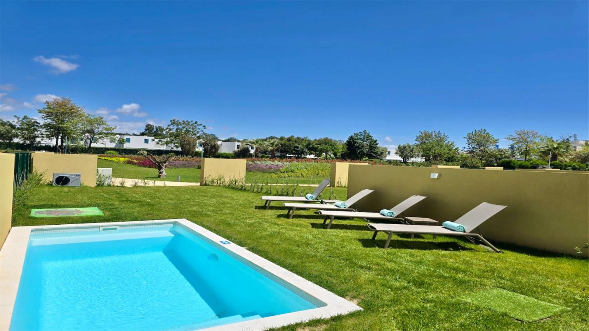 Villa Rimah, Sunny Algarve, Entire Villa 