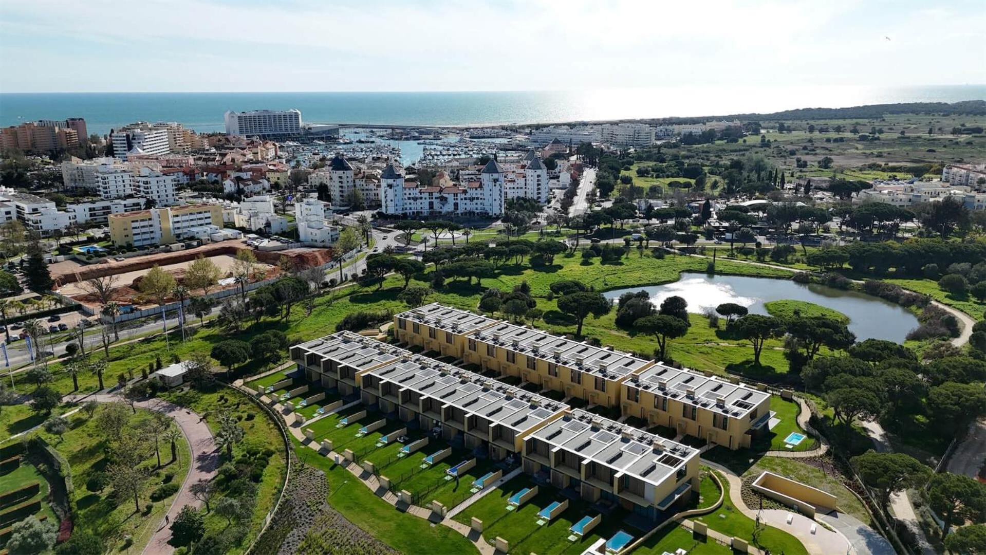 Villa Rimah, Sunny Algarve, Entire Villa 