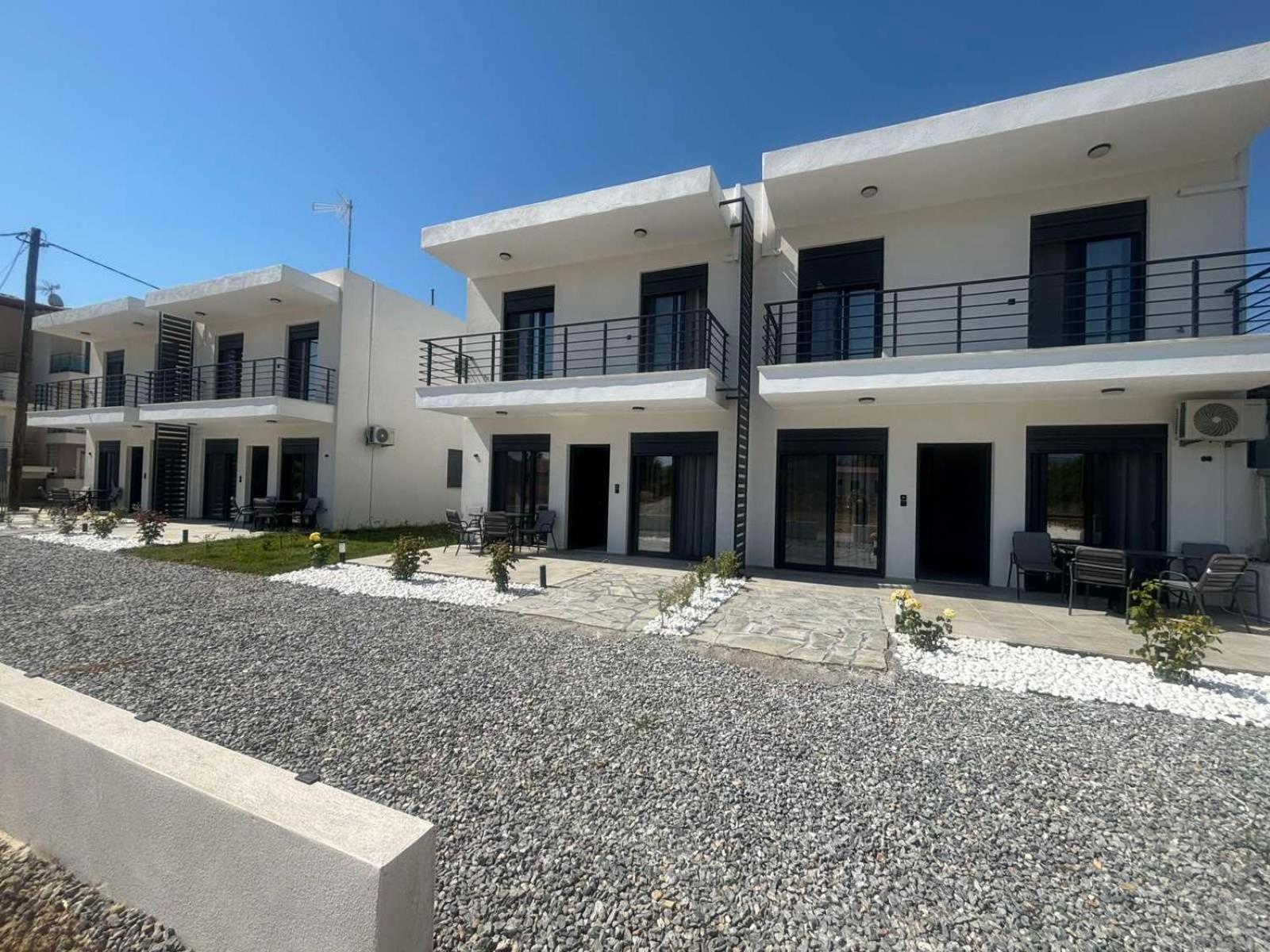 Ariadne Stay Complex by Horizon Homes