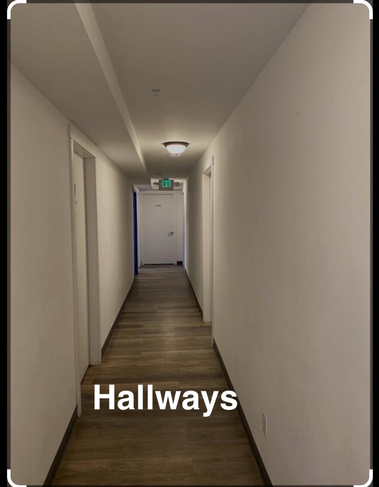 Private Room with Shared Bathroom on the 1st Floor 10 minutes walk to University of Washington