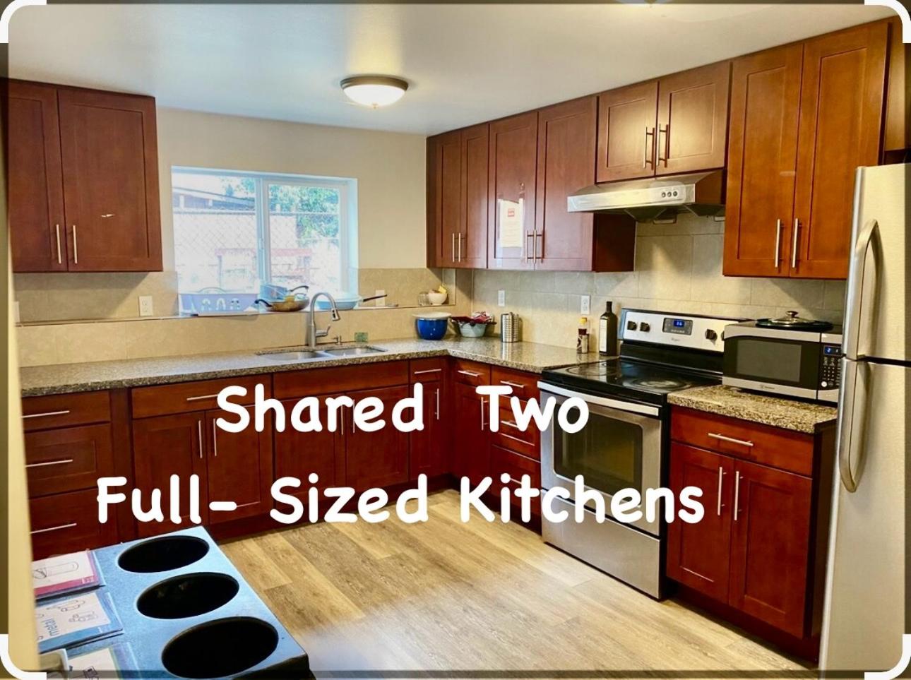 Private Room with Shared Bathroom on the 1st Floor 10 minutes walk to University of Washington