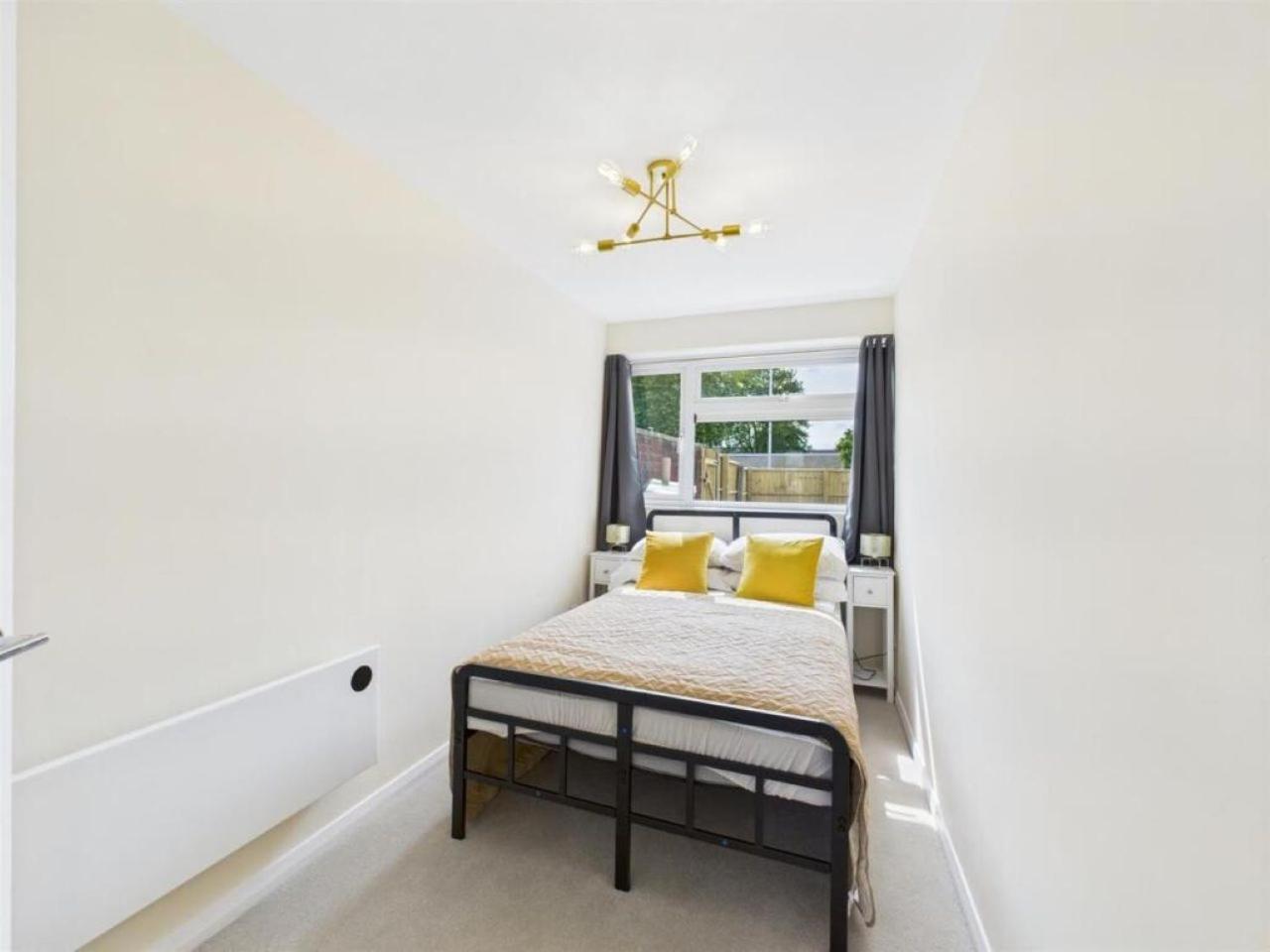 MODERN 2 BED BUNGALOW SLEEPS 4 Pet friendly
