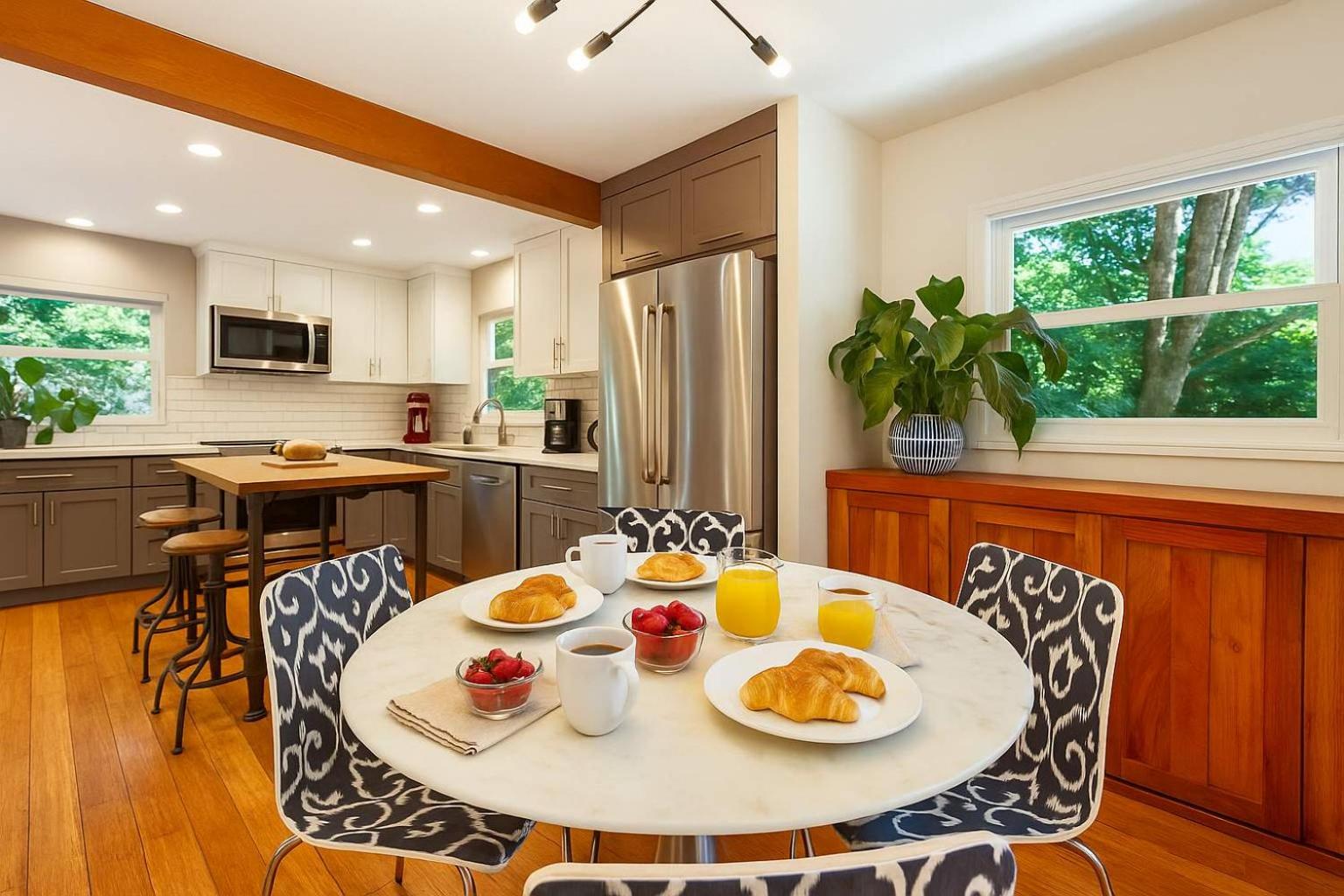 3BD Remodeled Home Near Beach