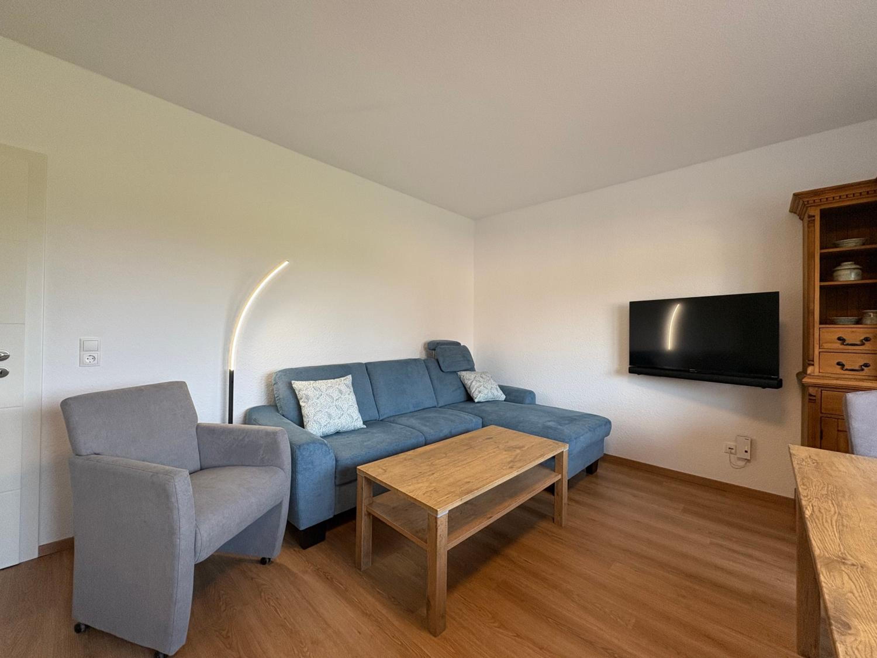 Familien-Apartment Bodanum für 4 Personen - mit eigener Terrasse - naturnahe Ortsrandlage - Arbeitsplatz mit VDSL - 10 min zum Nürburgring