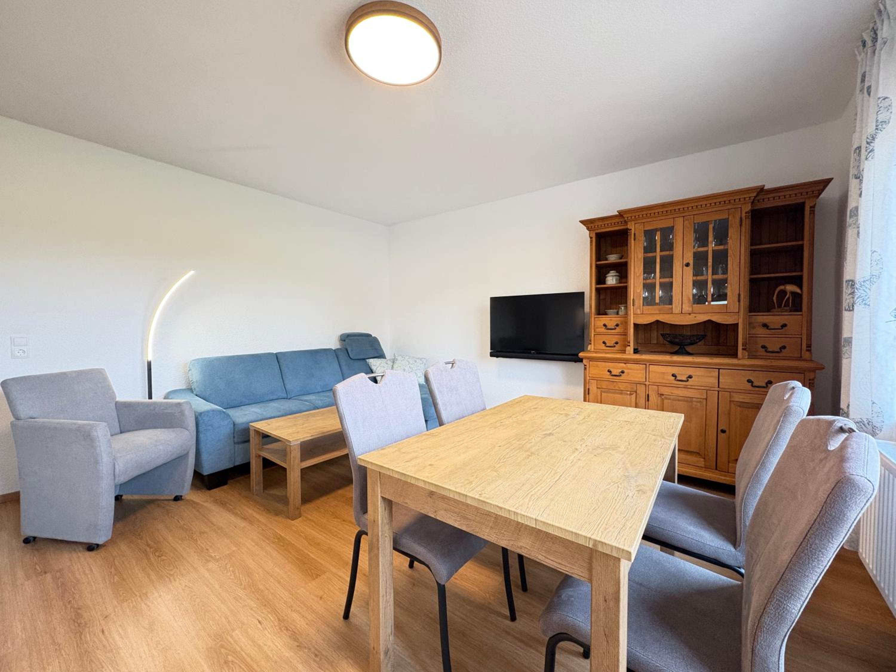 Familien-Apartment Bodanum für 4 Personen - mit eigener Terrasse - naturnahe Ortsrandlage - Arbeitsplatz mit VDSL - 10 min zum Nürburgring