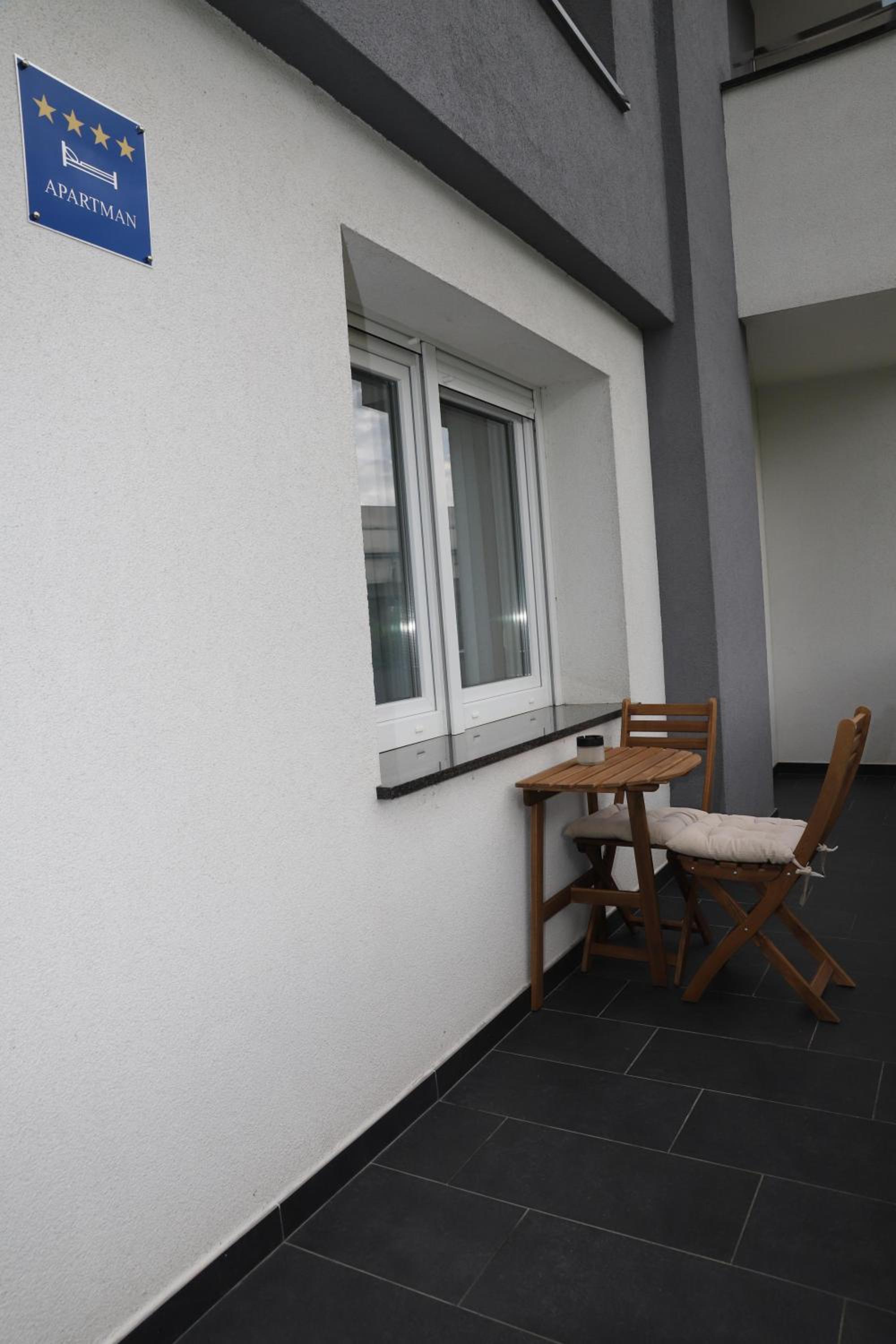Dalma Pro Apartments - Cozy Studio & Spacious One-Bedroom Apartment - Self Check-in