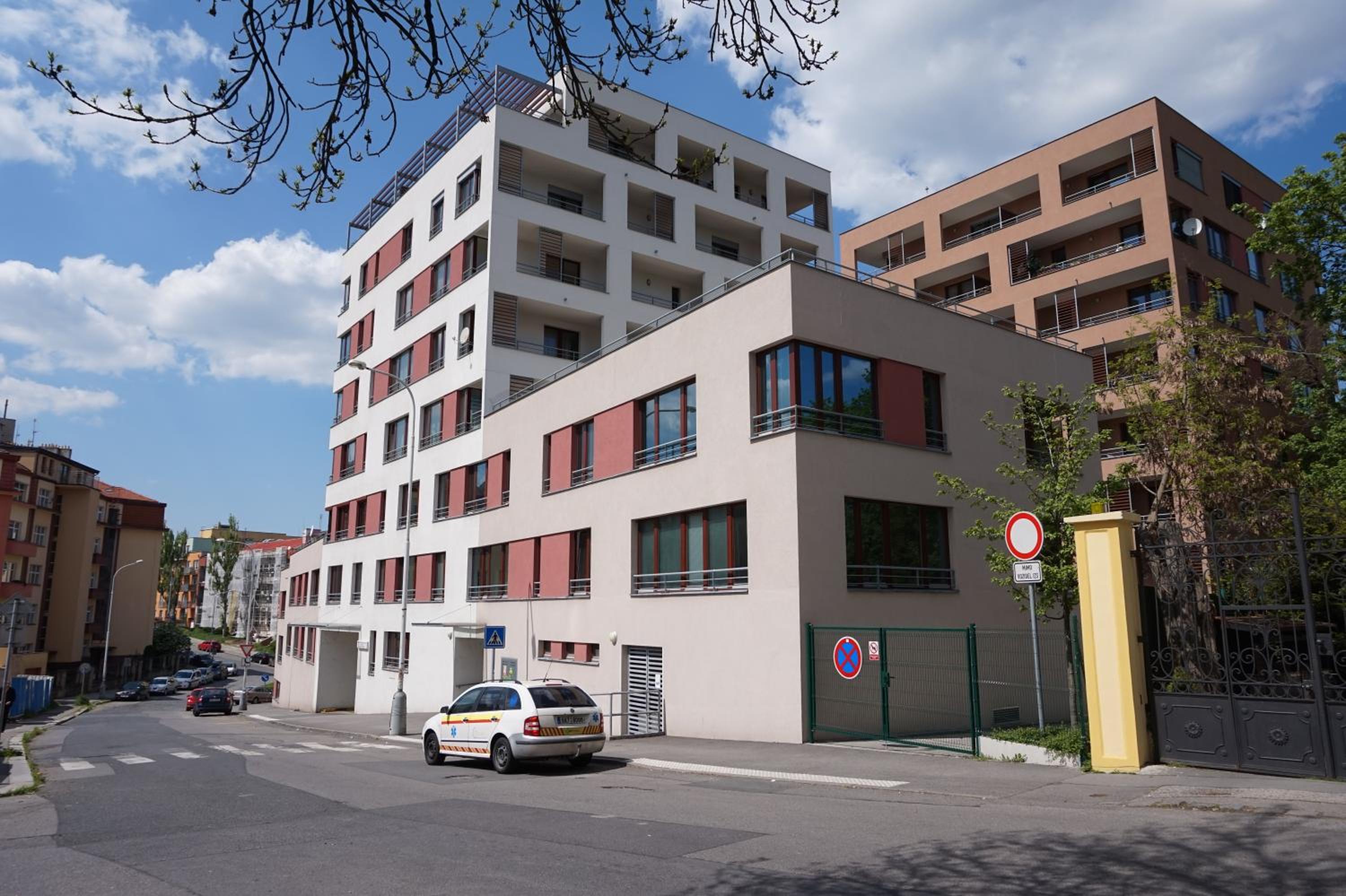Leongargt Apartments