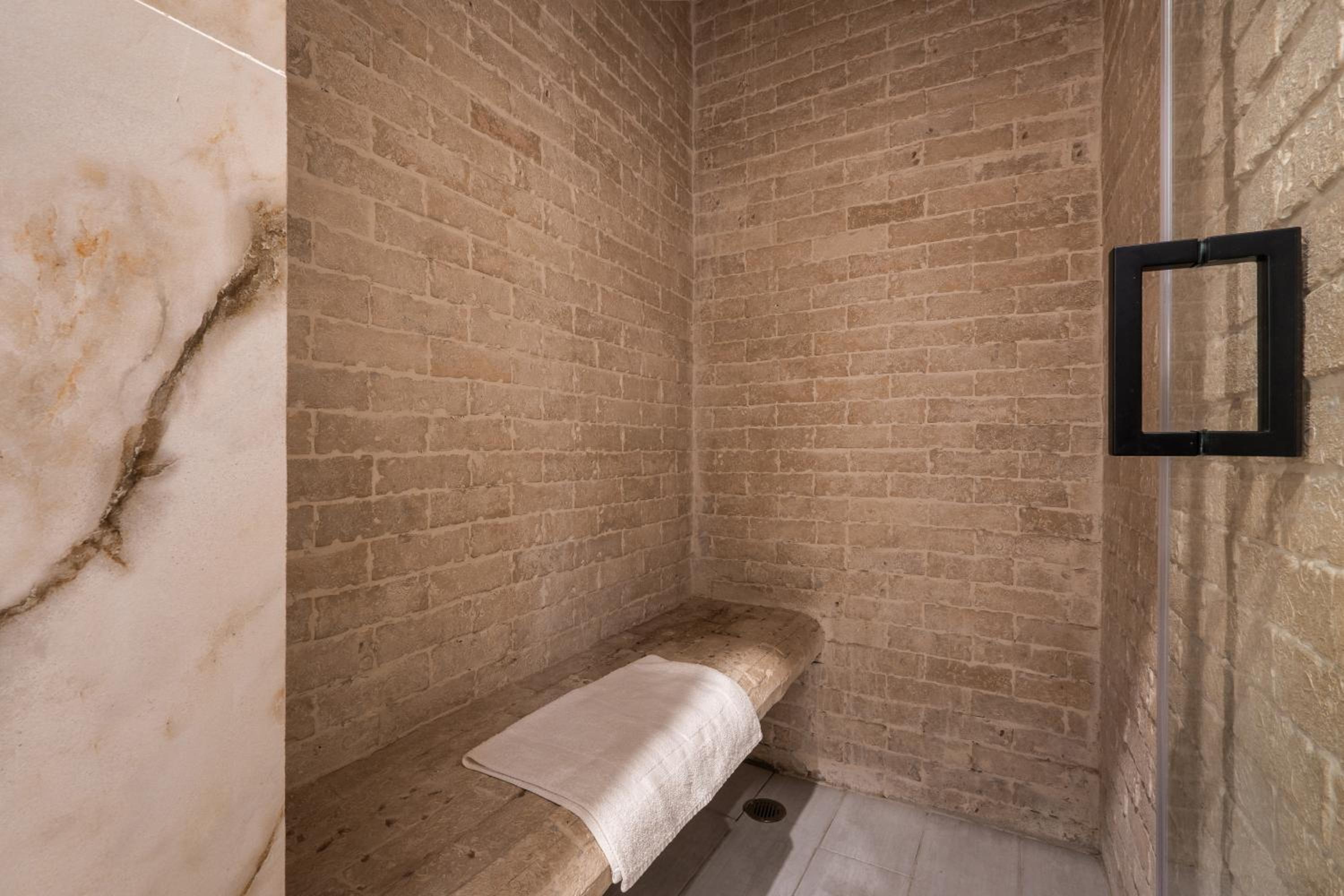 Casa Feliz Jacuzzis Alberca Gimnacio Vapor PingPong Billar Cuarto de Video