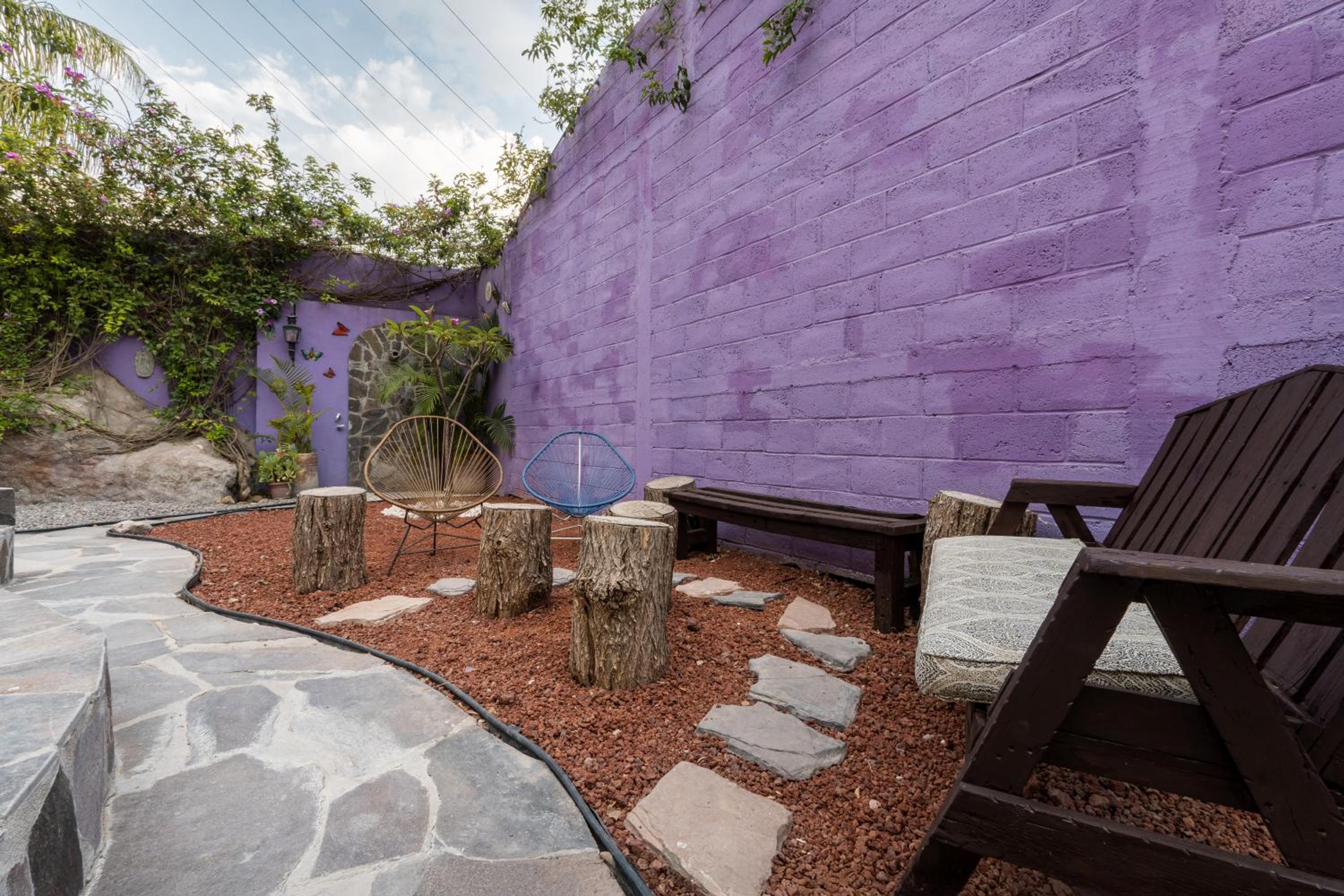 Casa Feliz Jacuzzis Alberca Gimnacio Vapor PingPong Billar Cuarto de Video