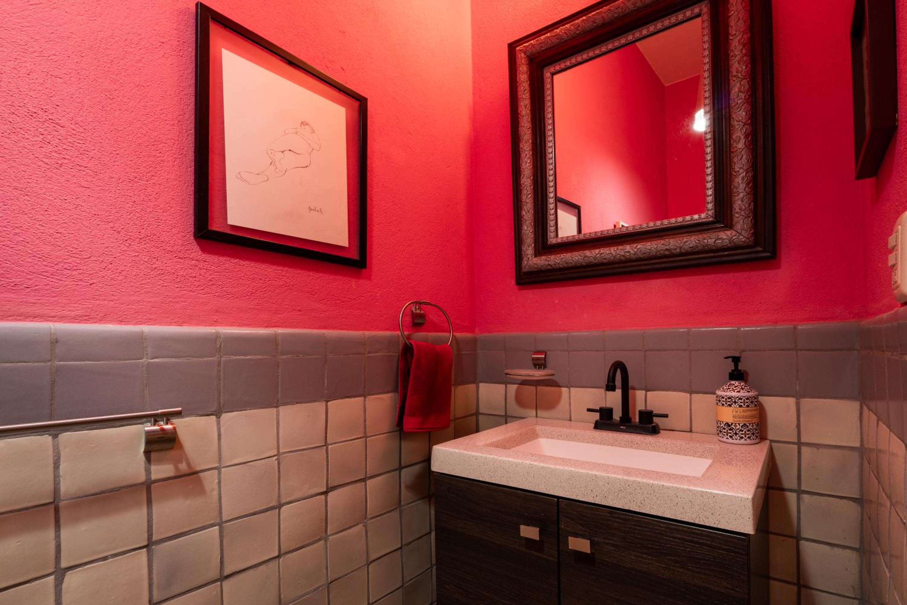 Casa Feliz Jacuzzis Alberca Gimnacio Vapor PingPong Billar Cuarto de Video