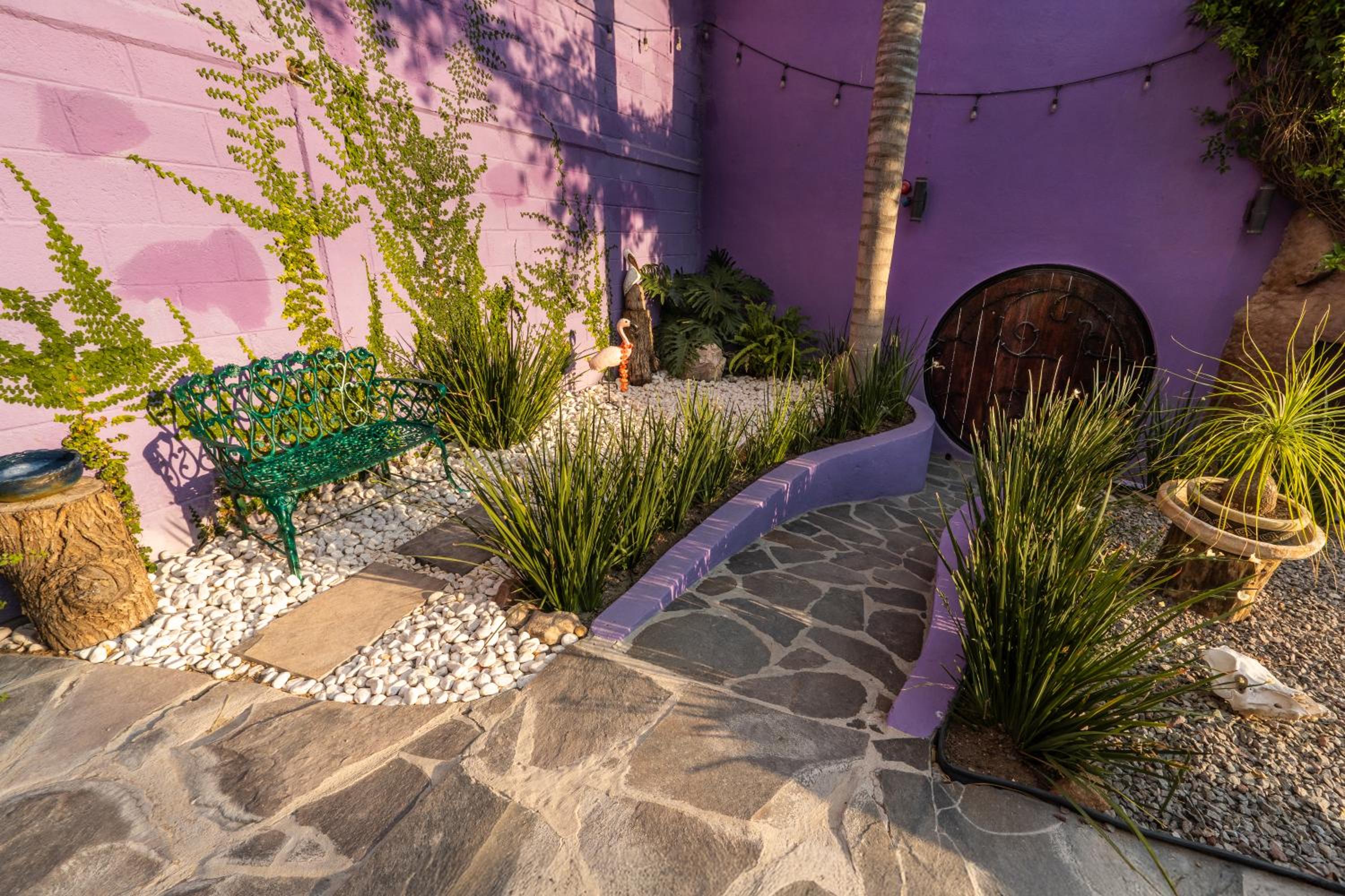 Casa Feliz Jacuzzis Alberca Gimnacio Vapor PingPong Billar Cuarto de Video