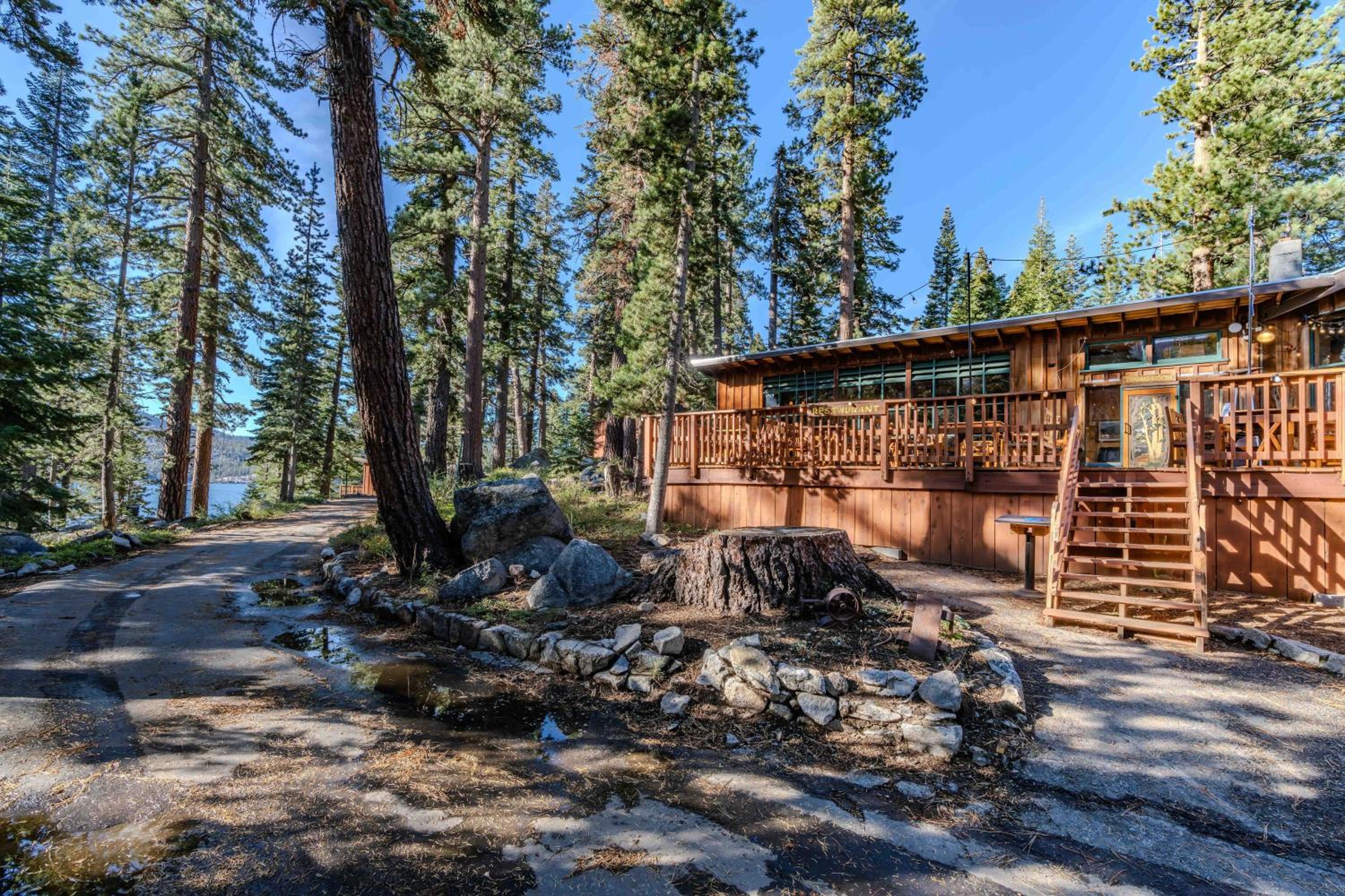 Kit Carson Lodge