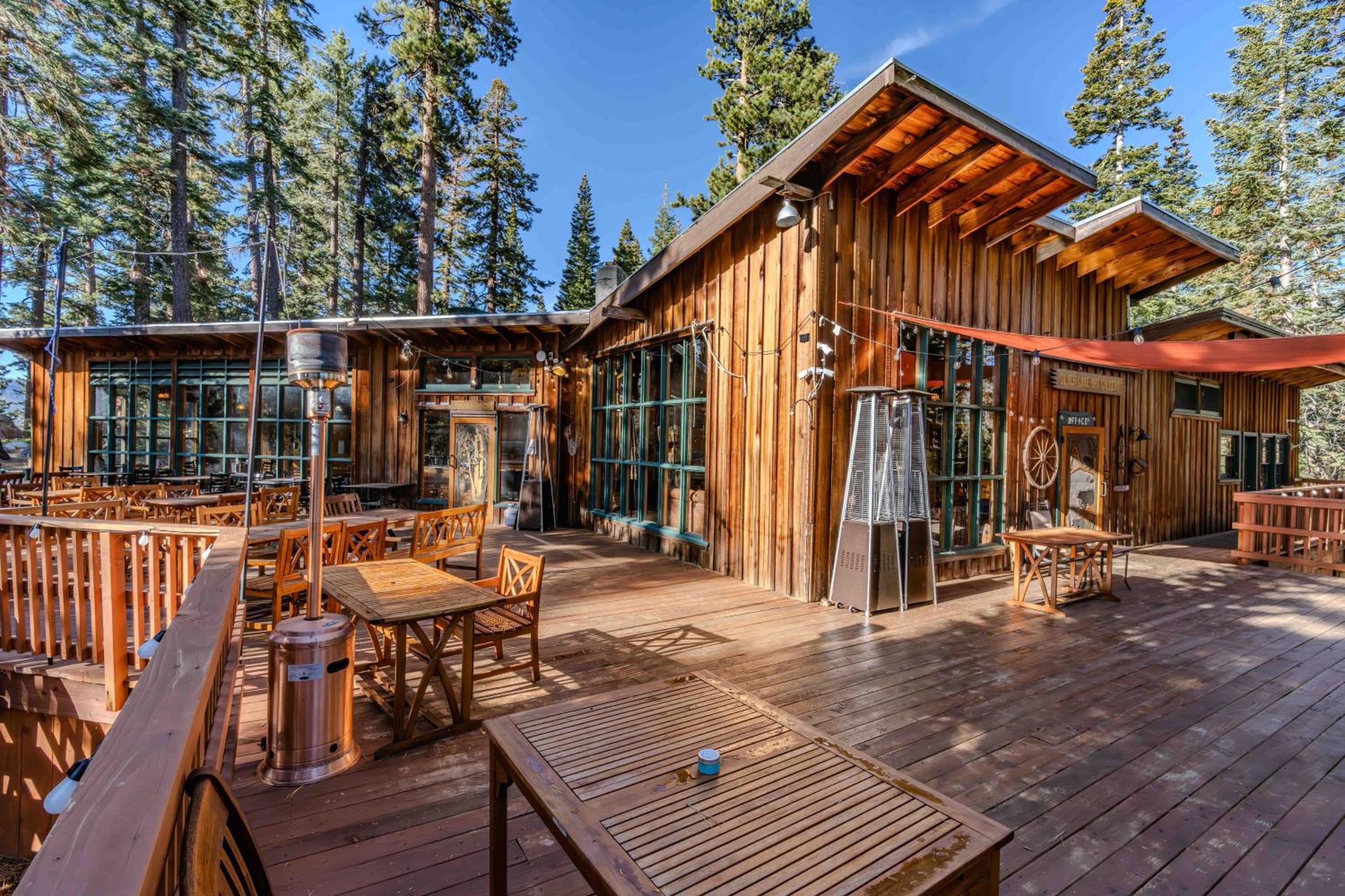 Kit Carson Lodge