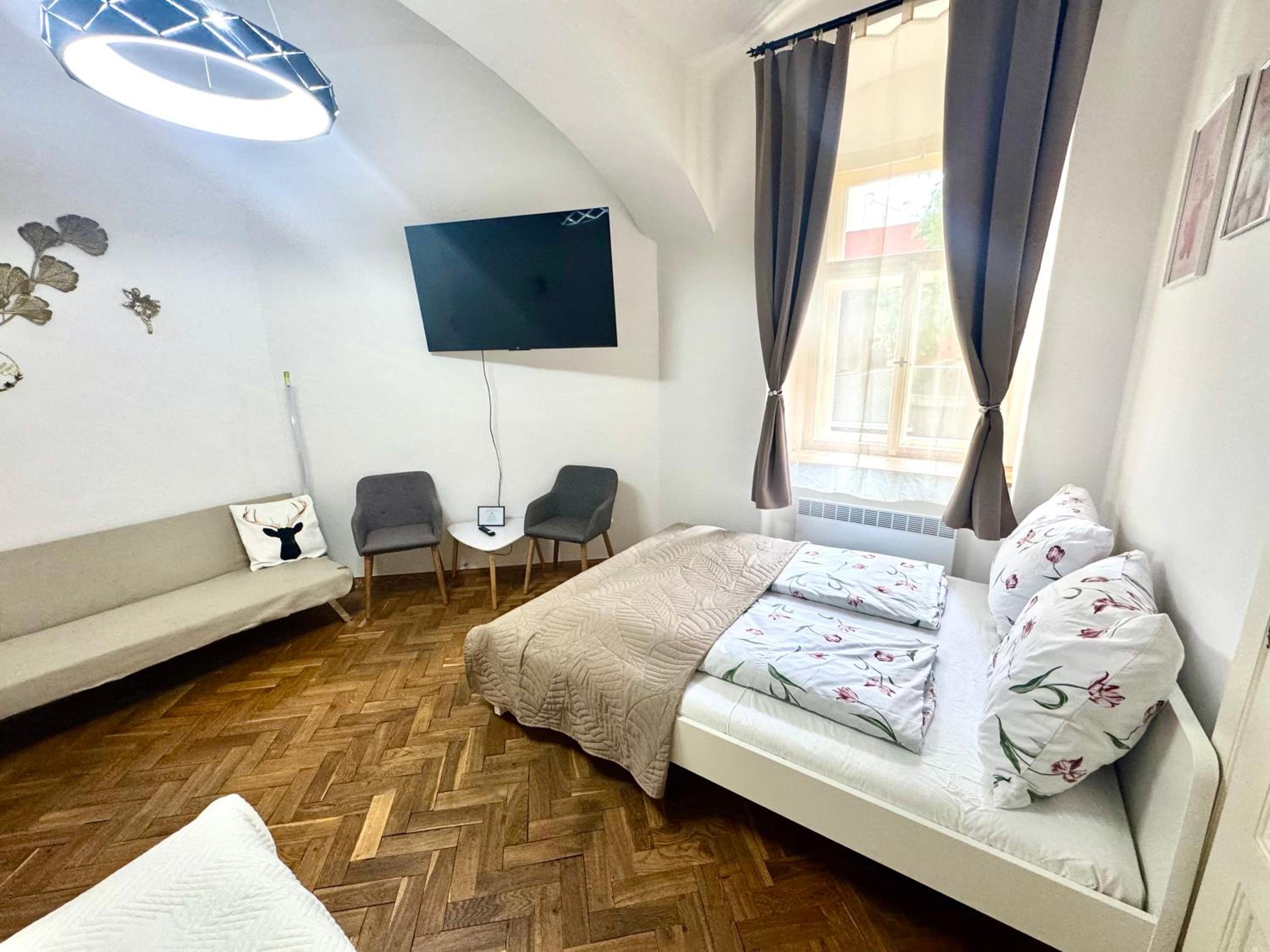 Bachelor's apartment - Smoking area - Private courtyard