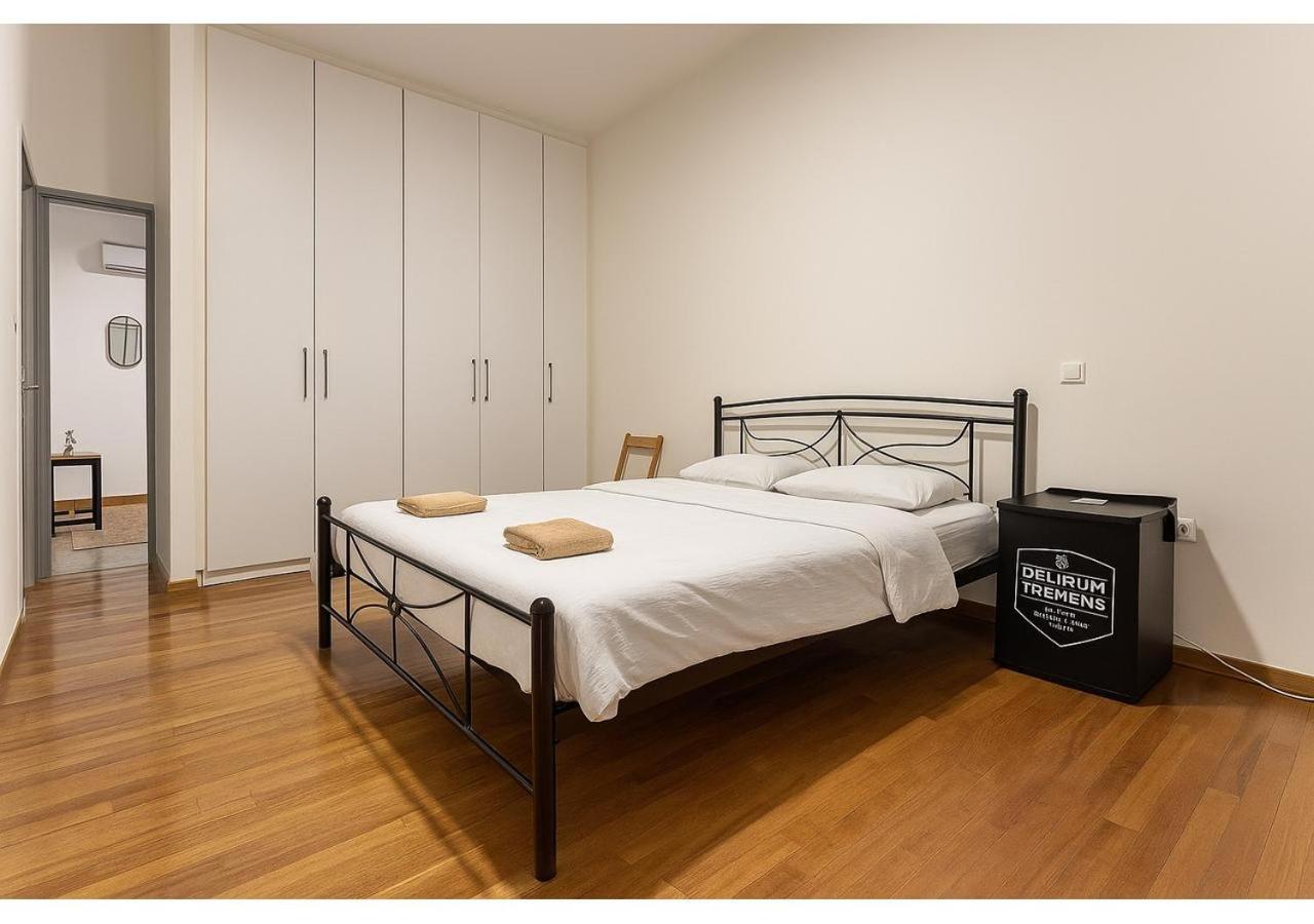 Spacious 2-Bedroom City Center Apartment with Free Easy Parking