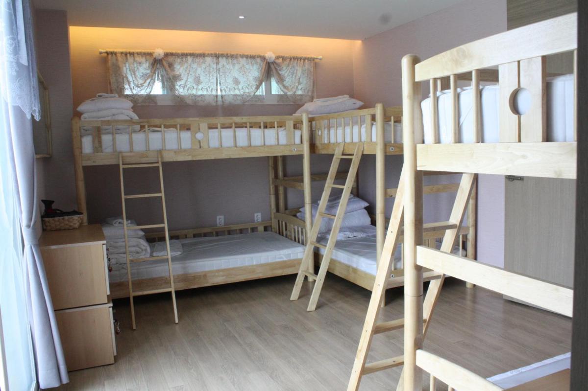 Andong Poong-gyung HOSTEL n LIBRARY