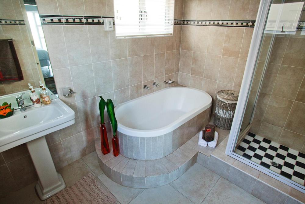 Seaview Manor Exquisite Bed & Breakfast