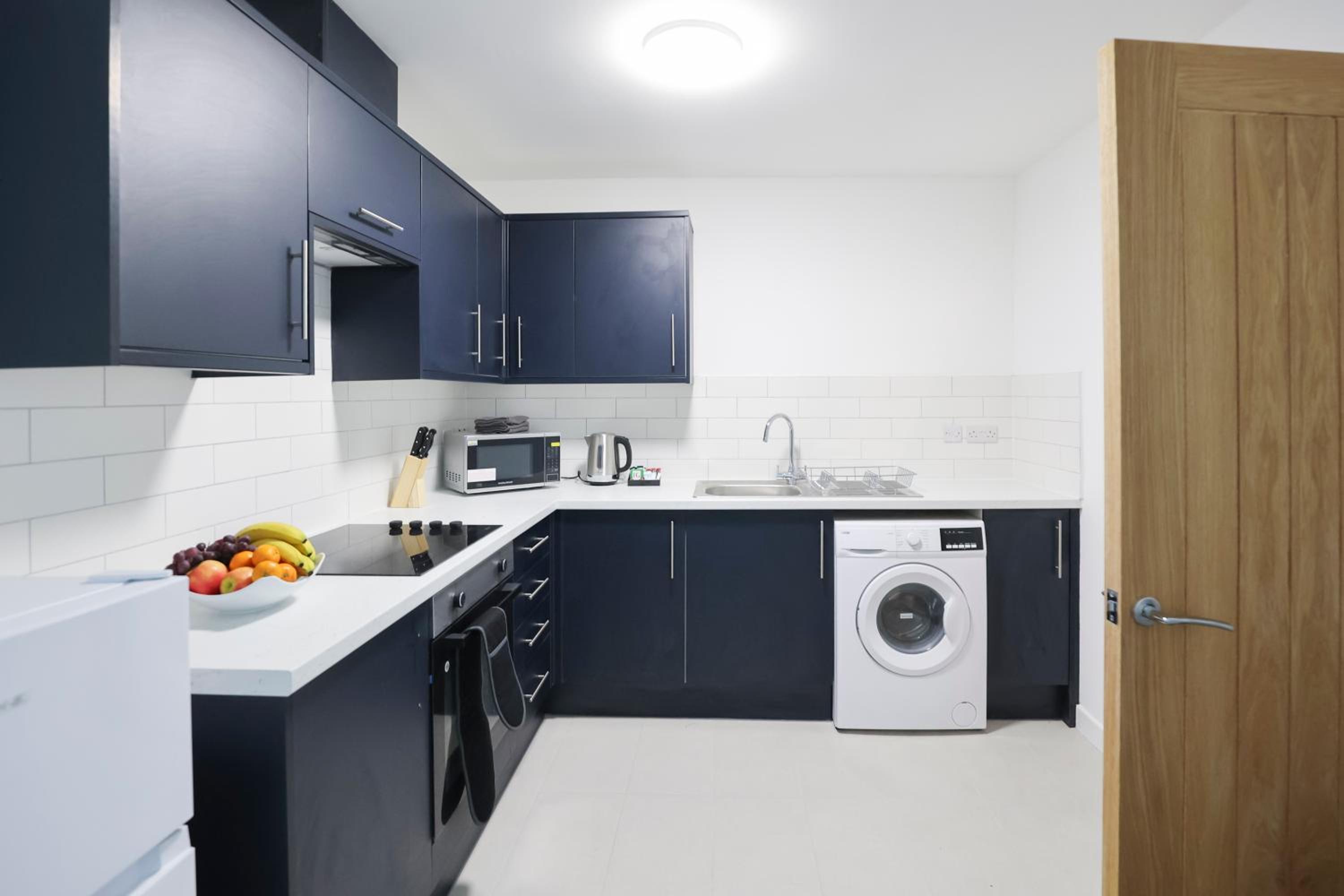 1-Bed Apt, Sofa Bed & Kitchen