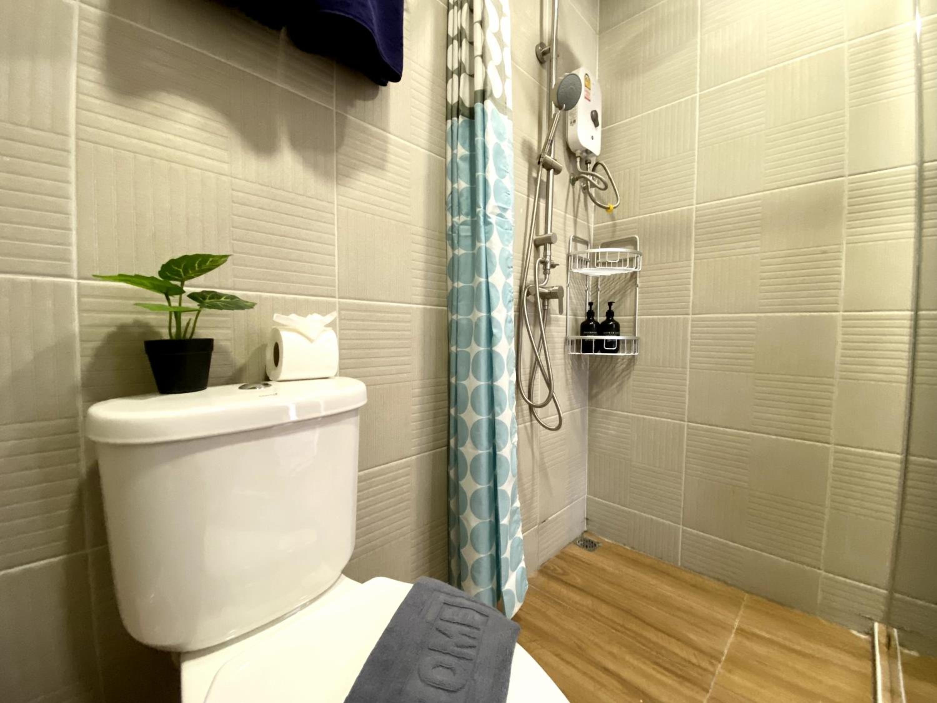 Chonlada Holiday Home - 2 BR Pool Access Bungalow - Kamala Beach