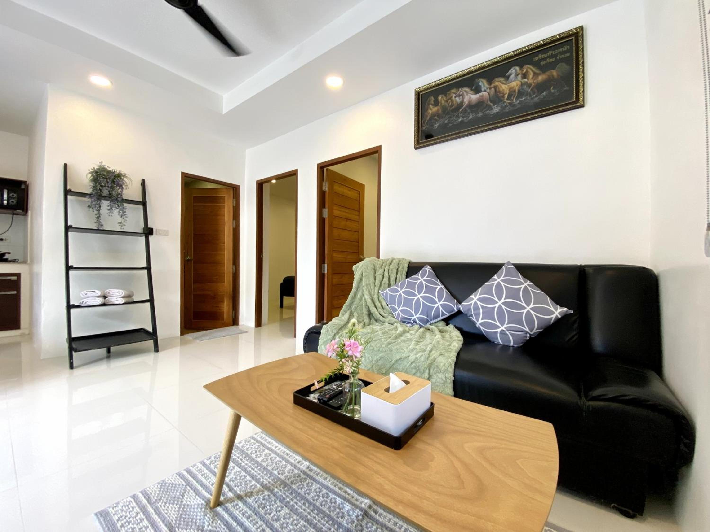 Chonlada Holiday Home - 2 BR Pool Access Bungalow - Kamala Beach