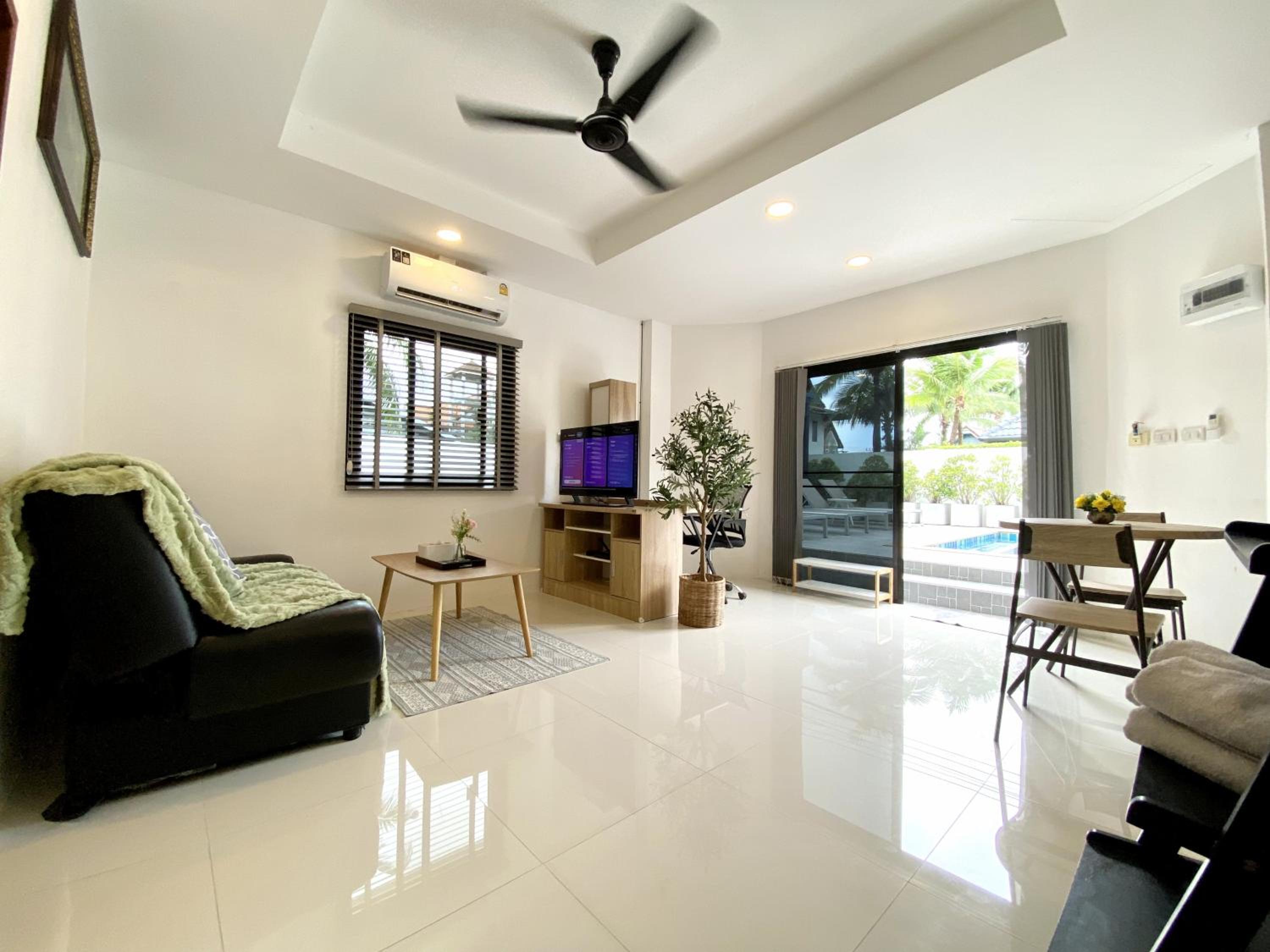 Chonlada Holiday Home - 2 BR Pool Access Bungalow - Kamala Beach