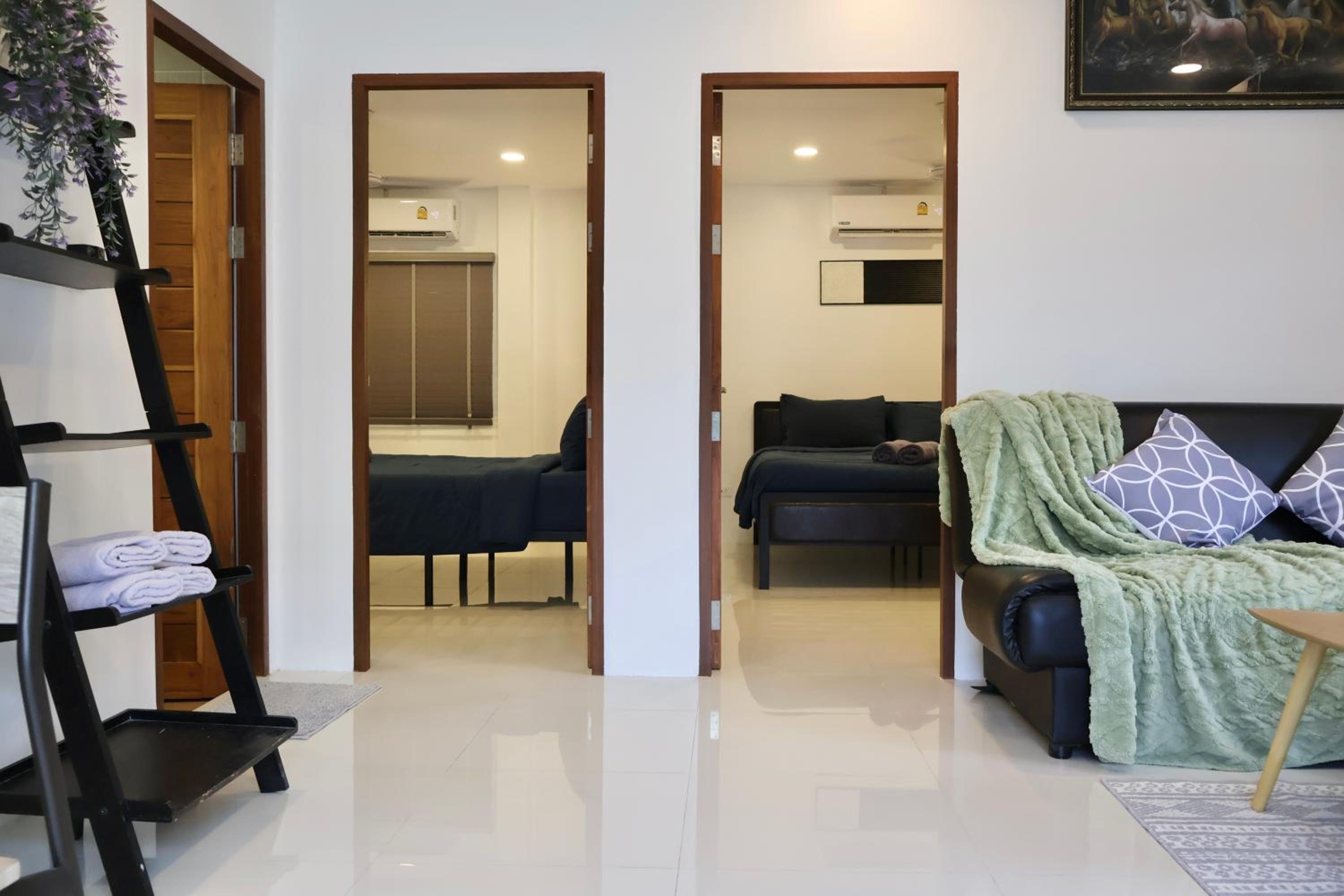 Chonlada Holiday Home - 2 BR Pool Access Bungalow - Kamala Beach