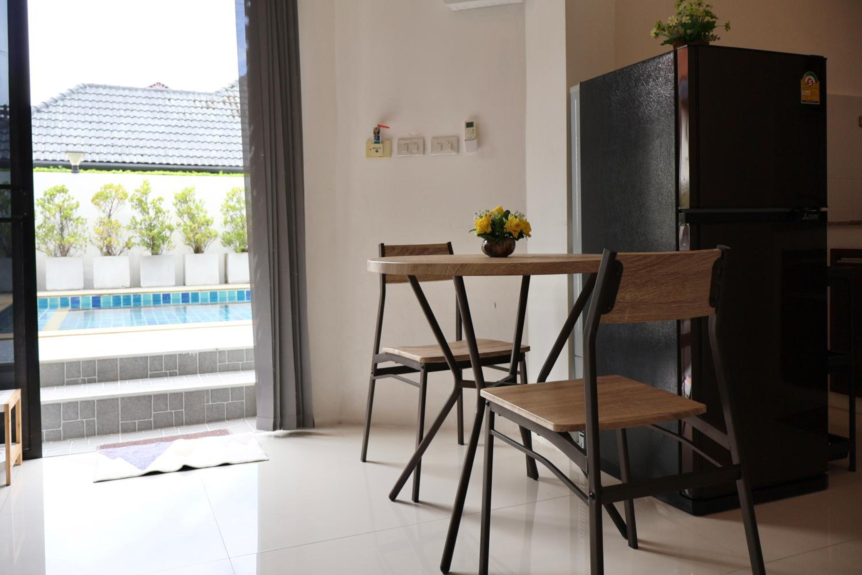 Chonlada Holiday Home - 2 BR Pool Access Bungalow - Kamala Beach