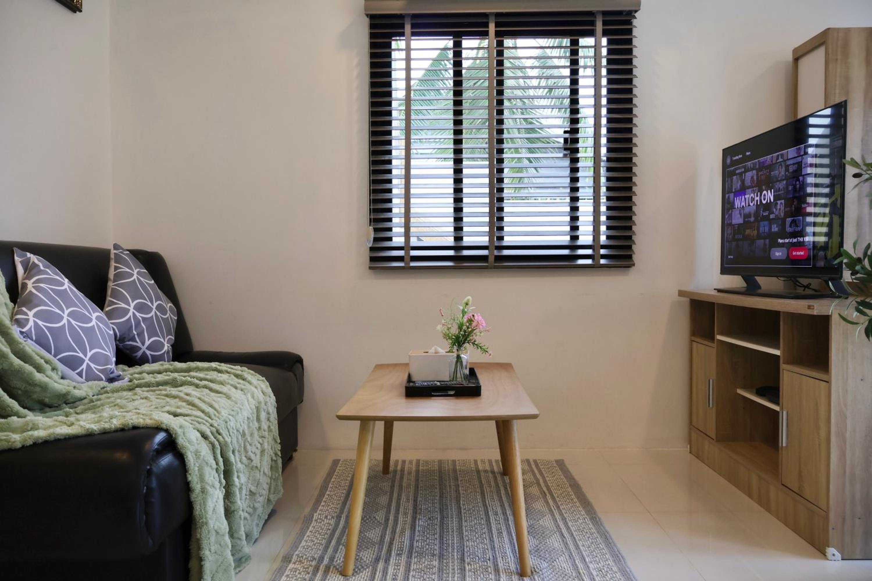 Chonlada Holiday Home - 2 BR Pool Access Bungalow - Kamala Beach