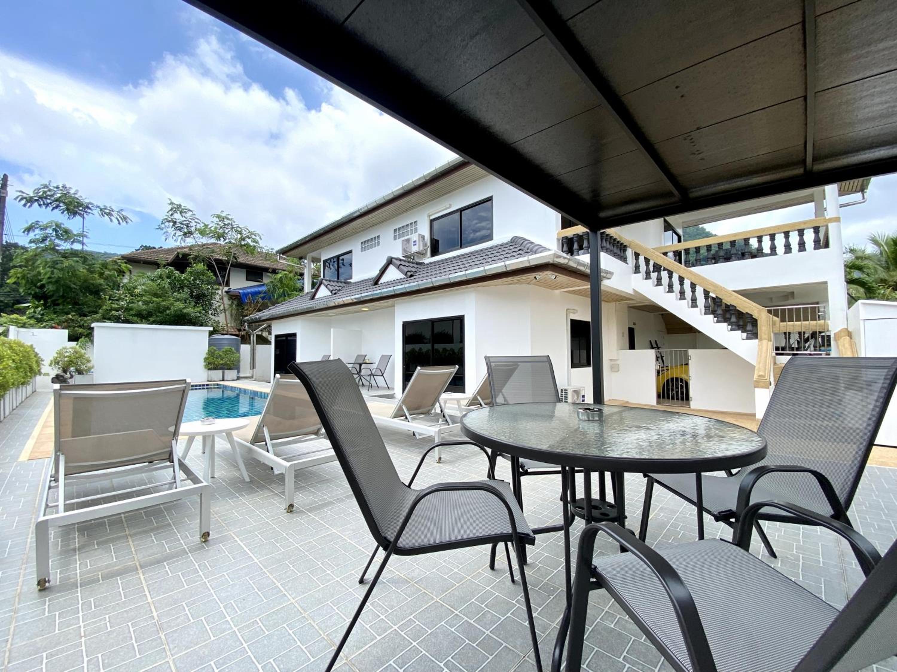 Chonlada Holiday Home - 2 BR Pool Access Bungalow - Kamala Beach