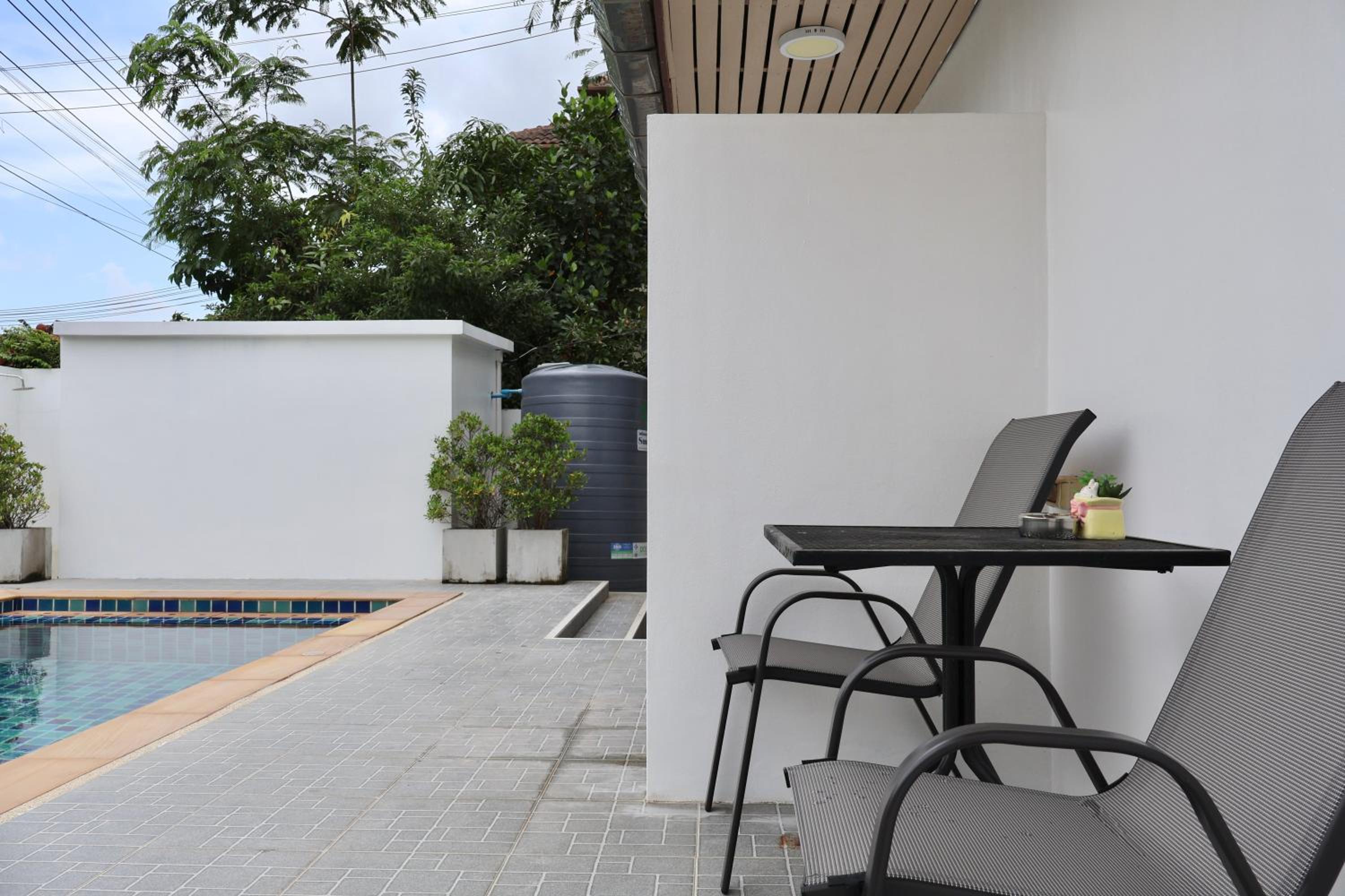 Chonlada Holiday Home - 2 BR Pool Access Bungalow - Kamala Beach
